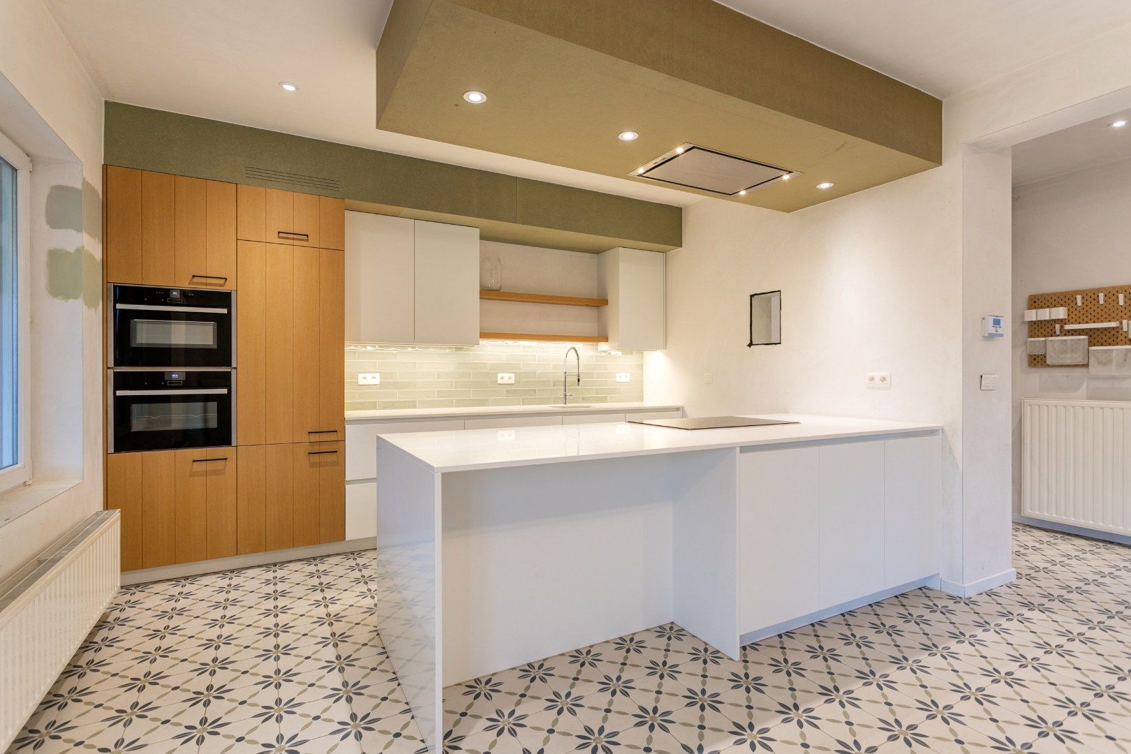 Instapklare woning met 4 slpk op perceel van 5a 45ca foto 14