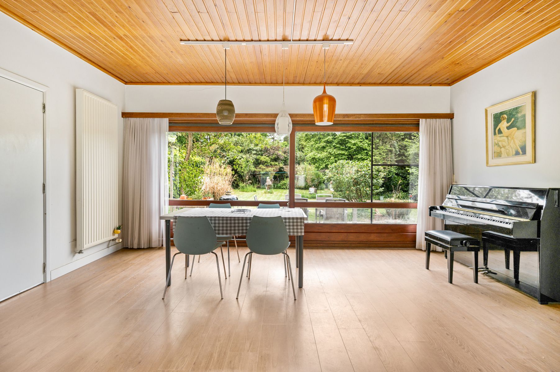 Uitzonderlijk gelegen woning met veel ruimte en karakter! foto 5