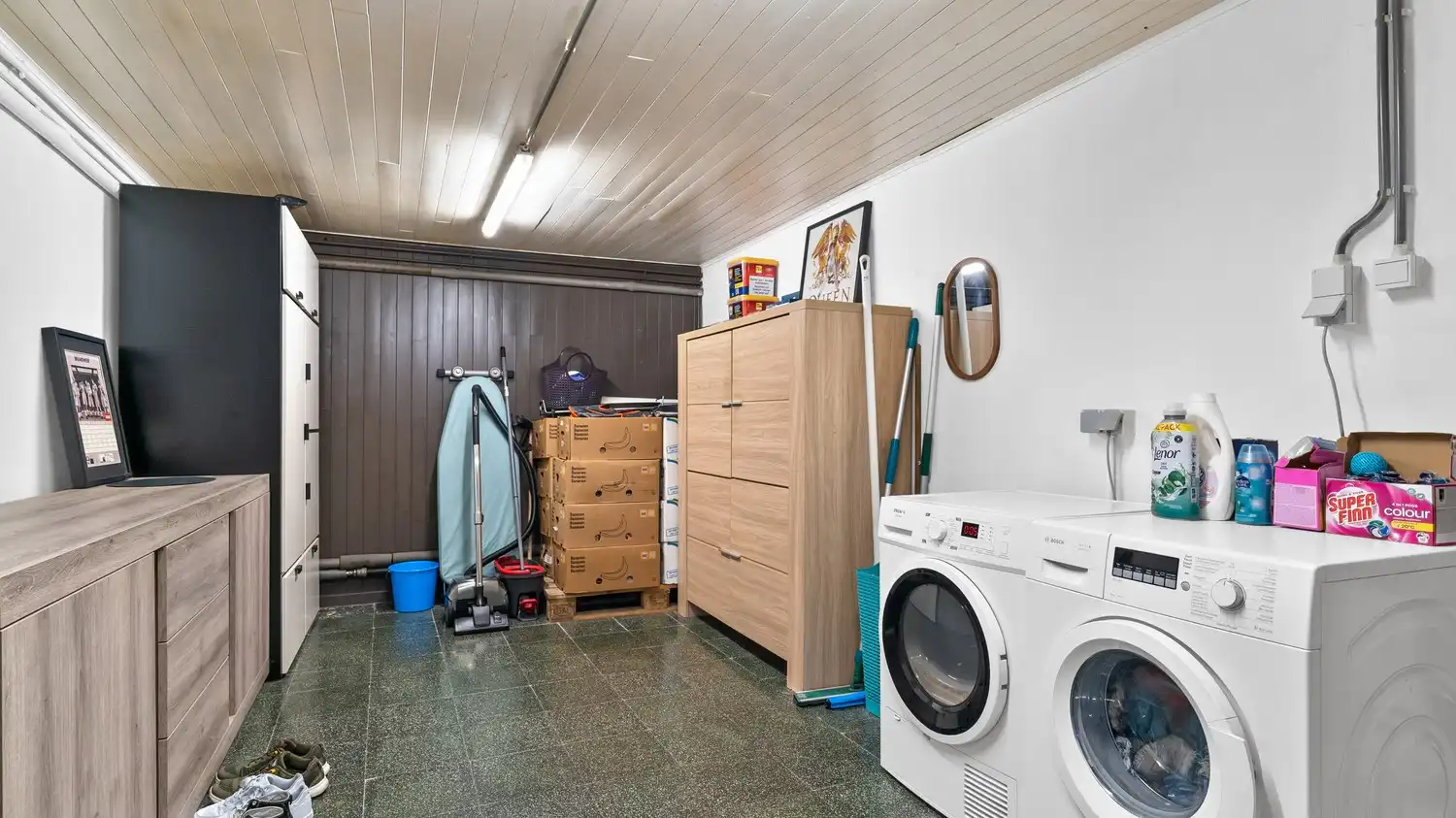 Woning met 2 slaapkamers, ruime garage en tuin foto 22