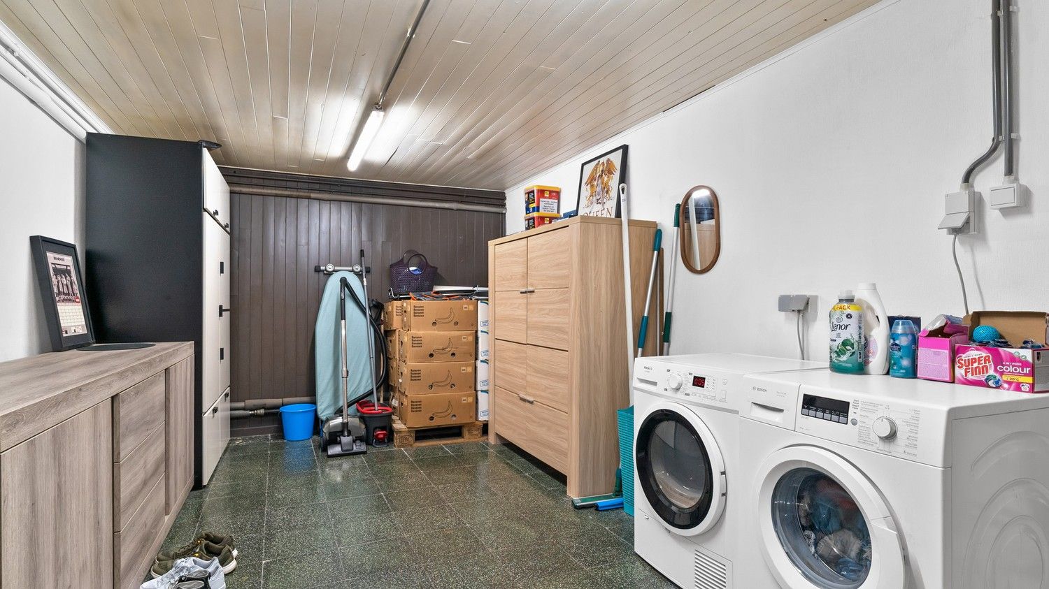 Woning met 2 slaapkamers, ruime garage en tuin foto 22