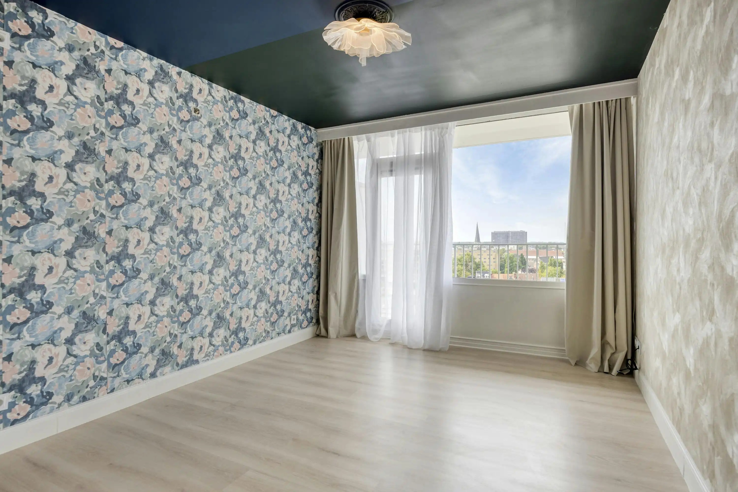 Mooi en lichtrijk appartement hoog boven Gent foto 22