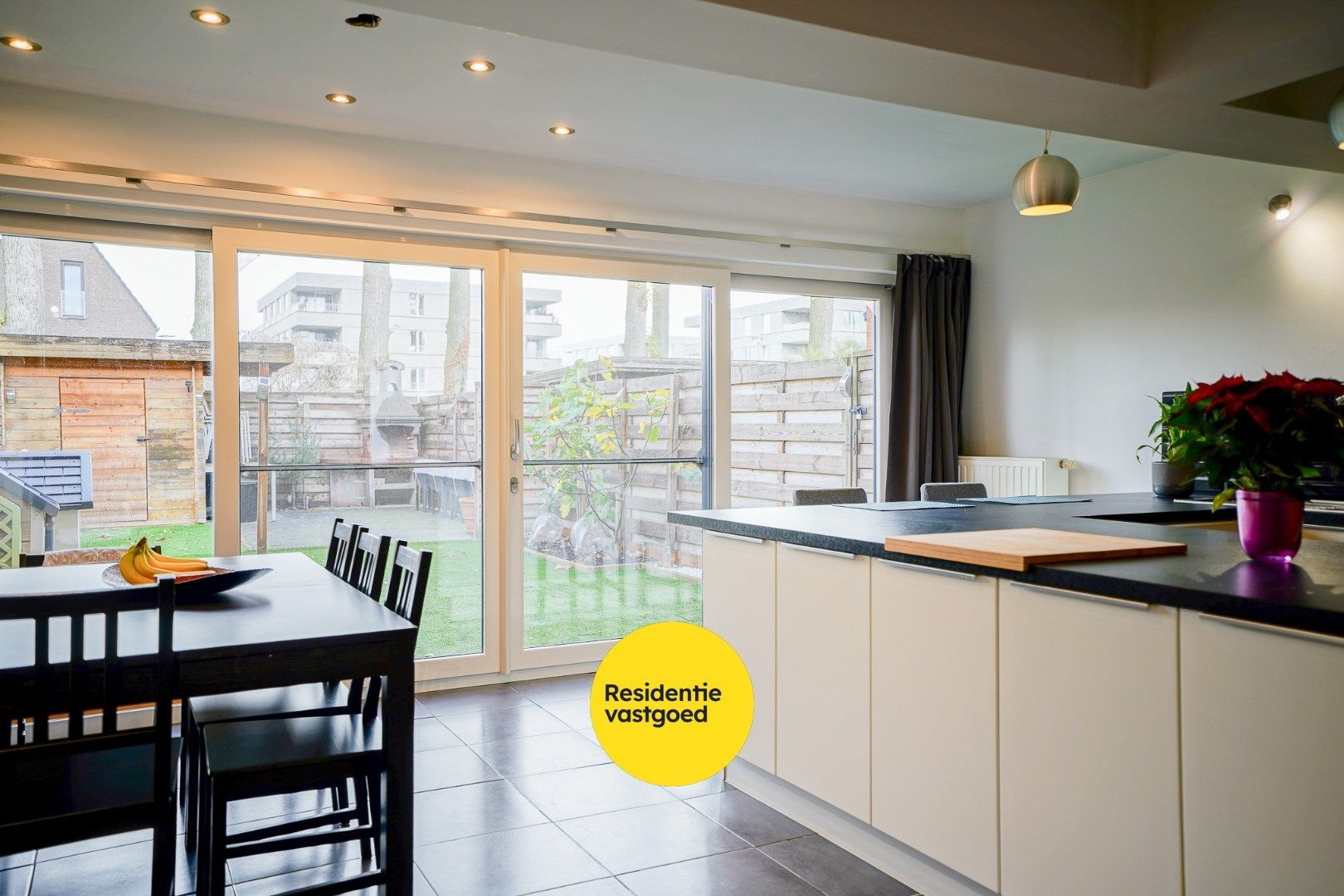 Instapklare, energiezuinige gezinswoning met 4 slpks in Sint-Pieters foto 3