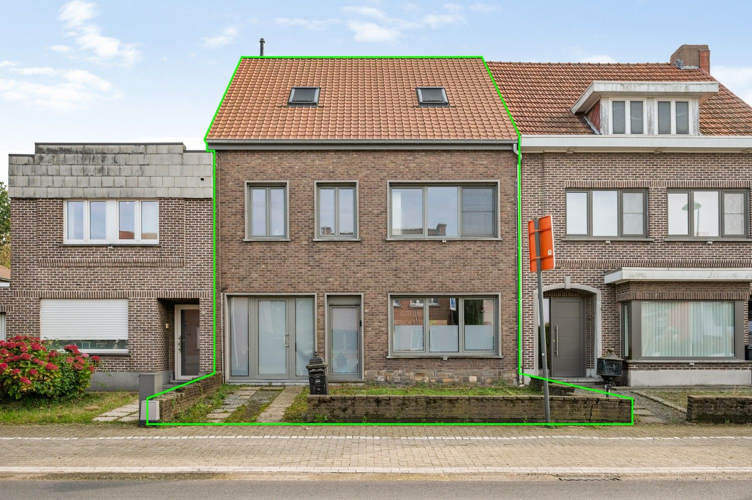 Ruime energiezuinige woning met 3 à 4 slaapkamers te Berlaar foto {{pictureIndex}}