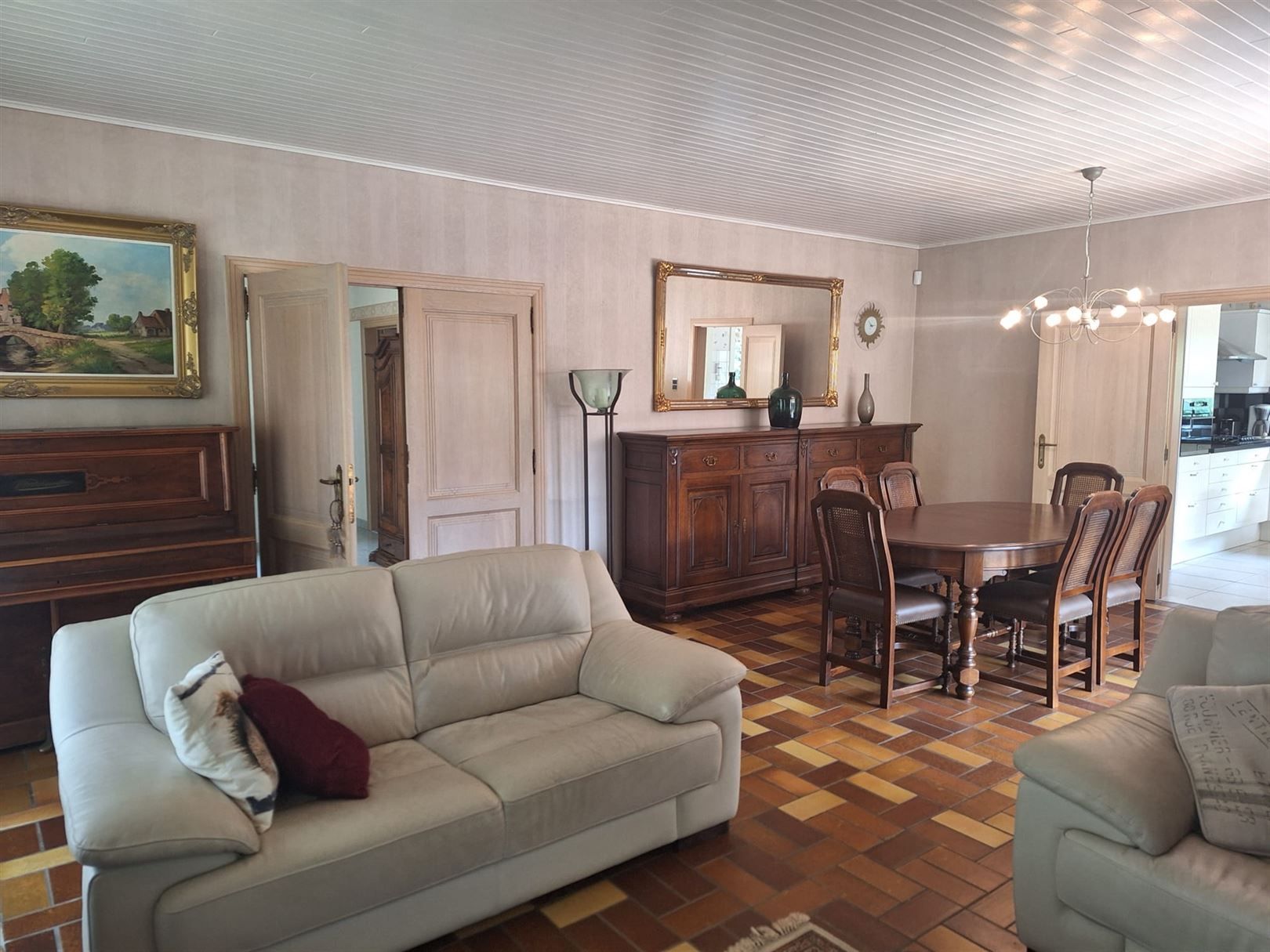 TE HUUR: Ruime woning met 3 slaapkamers te Zolder!  foto 2