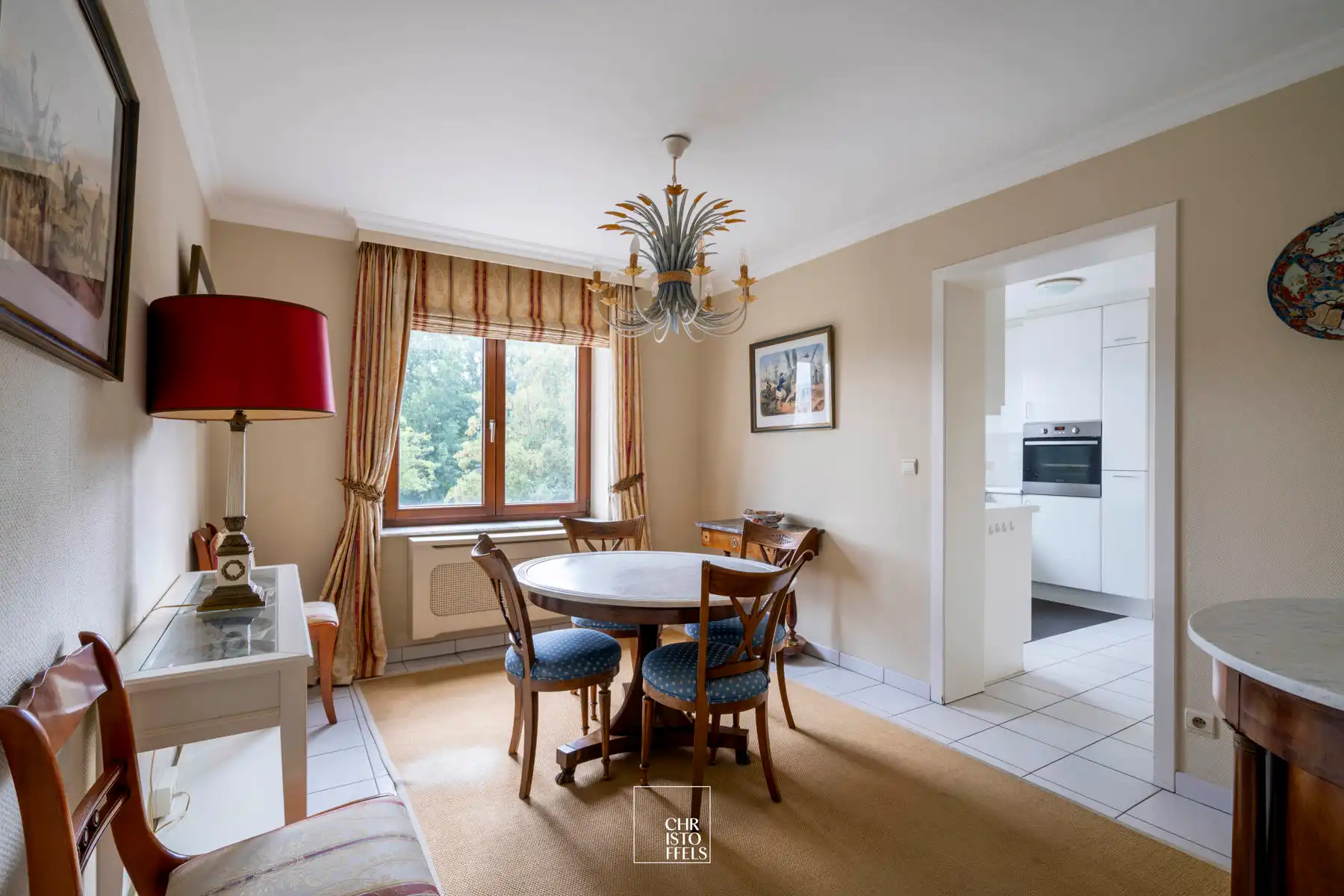 Riant appartement (239m²) met twee garageboxen in Lanaken-centrum! foto 7