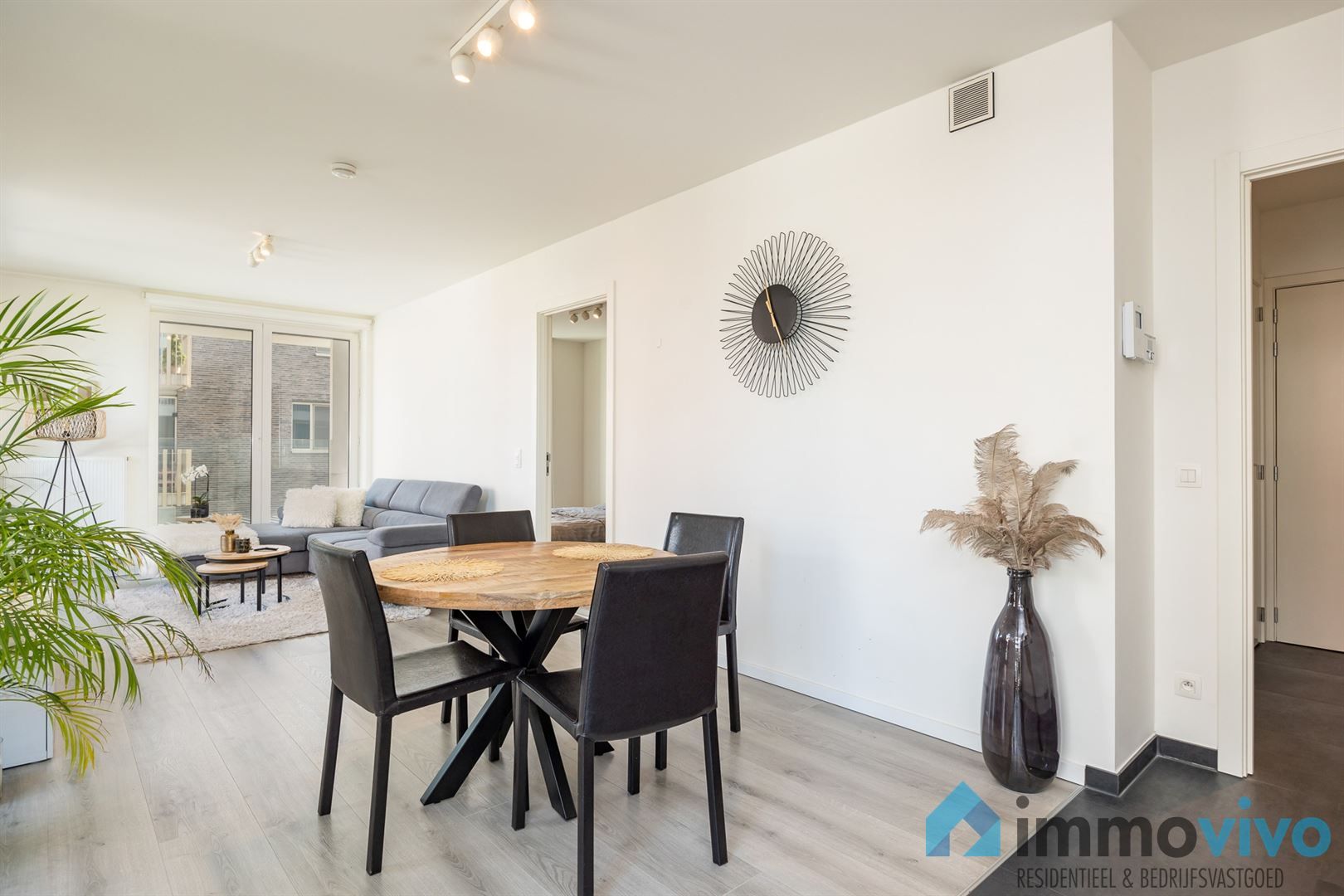 Recent (2017) knap hoekappartement met 1 slpk en groot terras foto 3