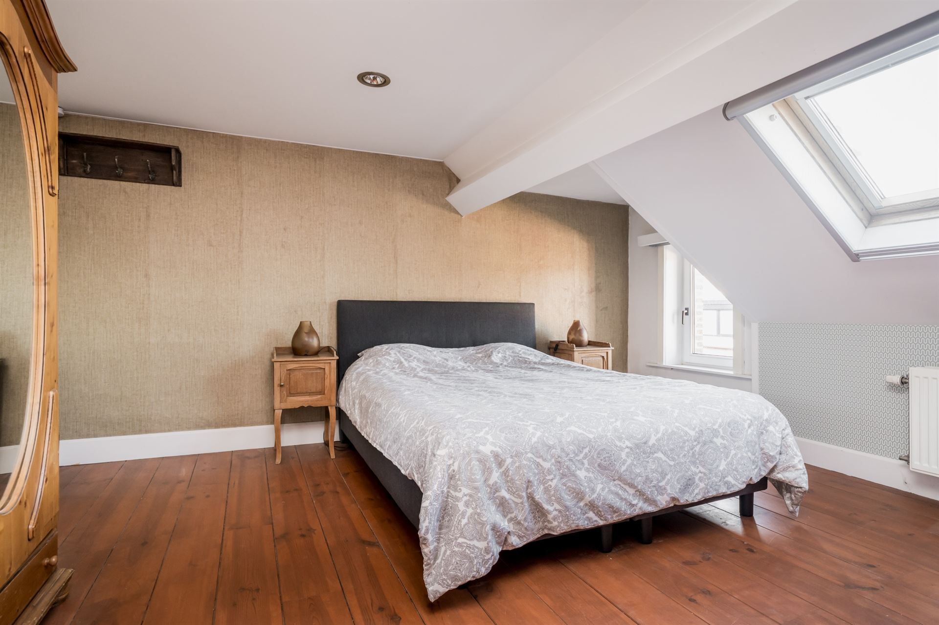 Karaktervolle woning met 3 slpks en tuin met uniek buitenhuis foto 18