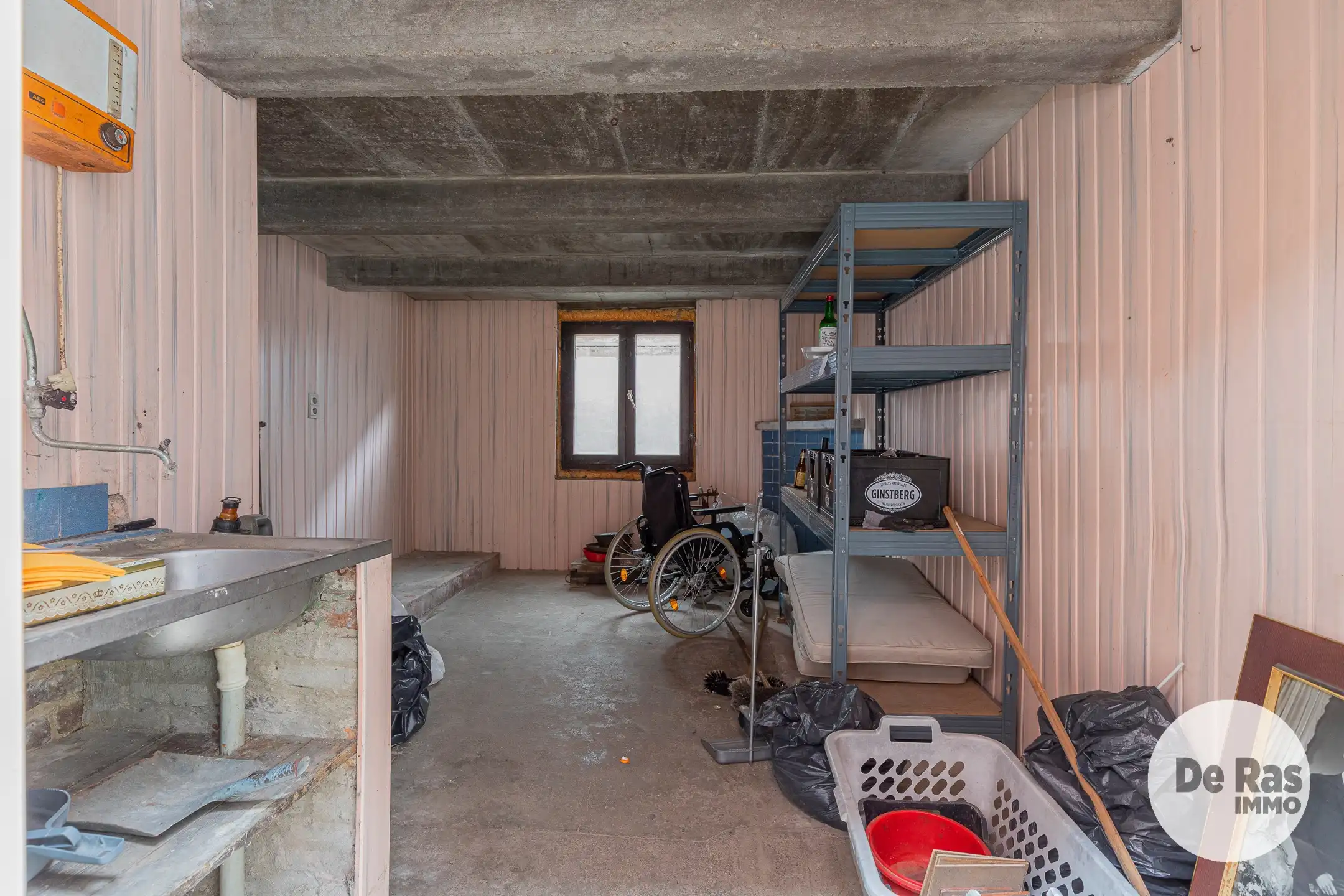 OOSTERZELE - Te renoveren woning met tal van mogelijkheden foto 26