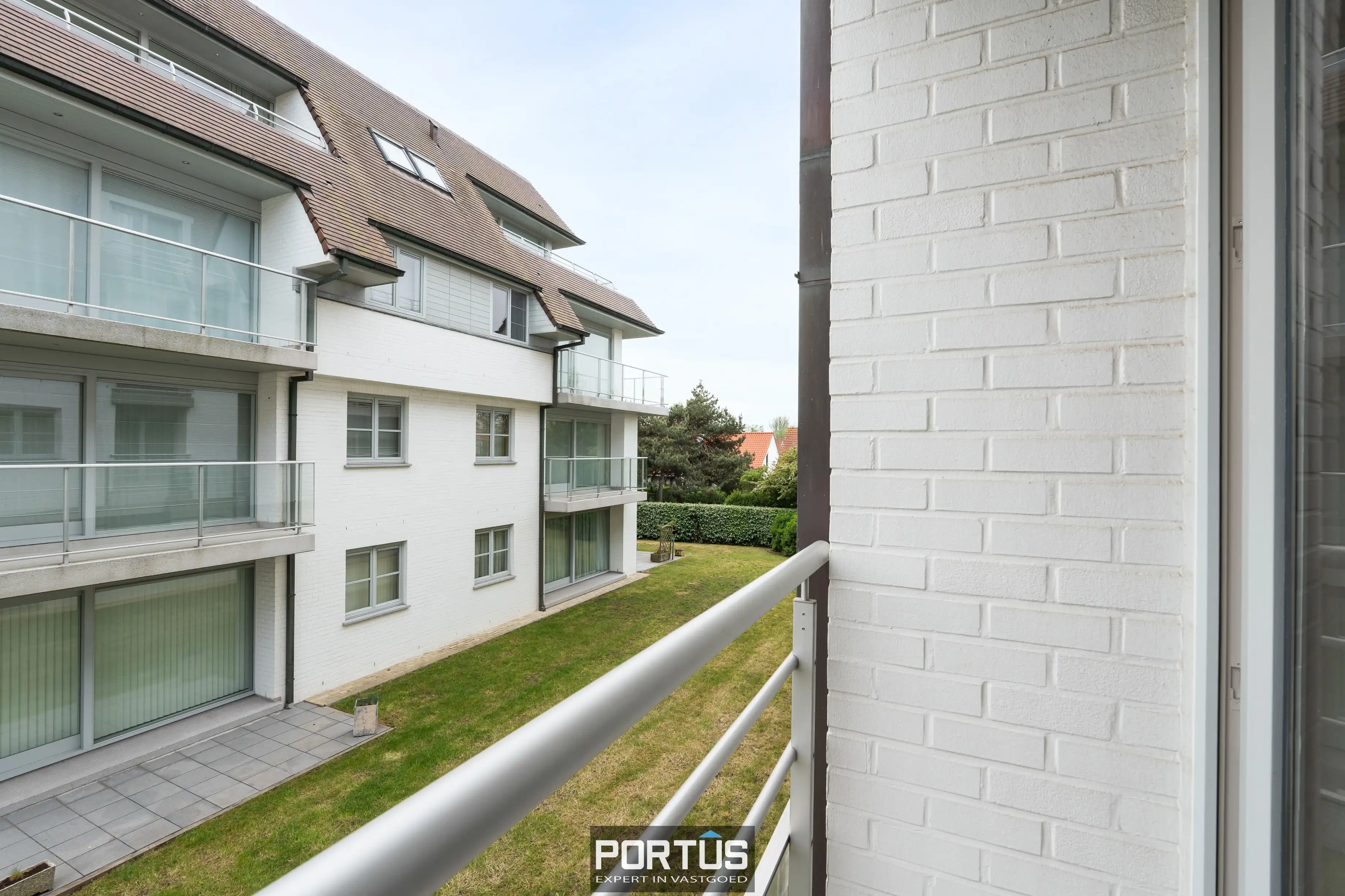 Ruim zonnig hoekappartement te koop te Nieuwpoort foto 4