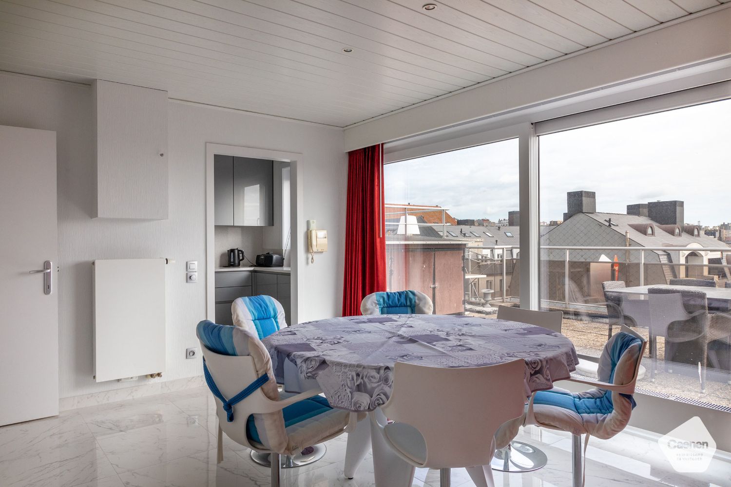 Penthouse met 2 slaapkamers te koop in het hartje van Blankenberge! foto 3