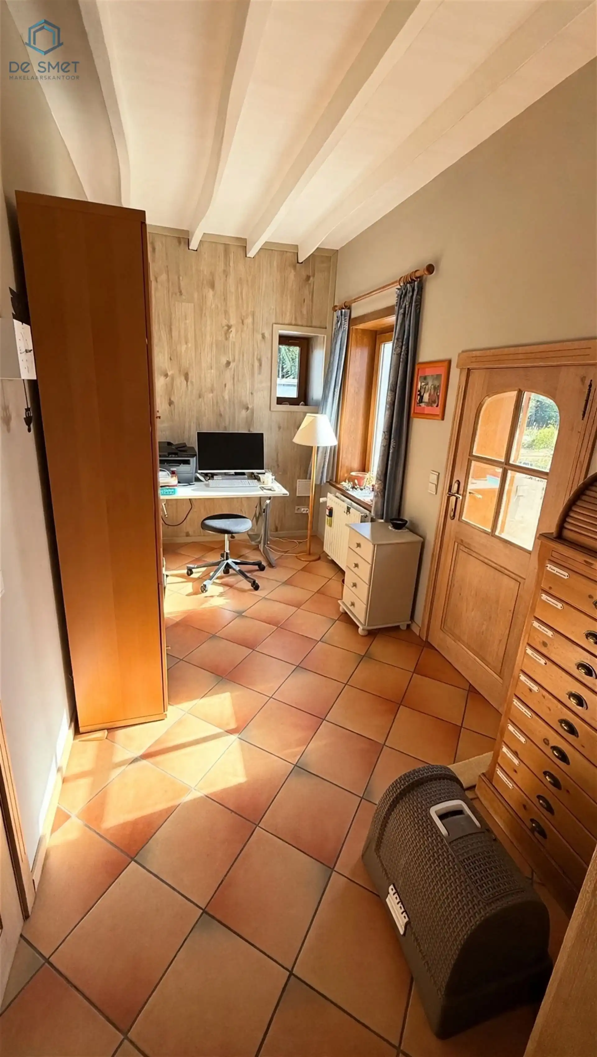 INSTAPKLARE WONING MET 4 SLAAPKAMERS, GARAGE EN VEELZIJDIG BIJGEBOUW foto 5
