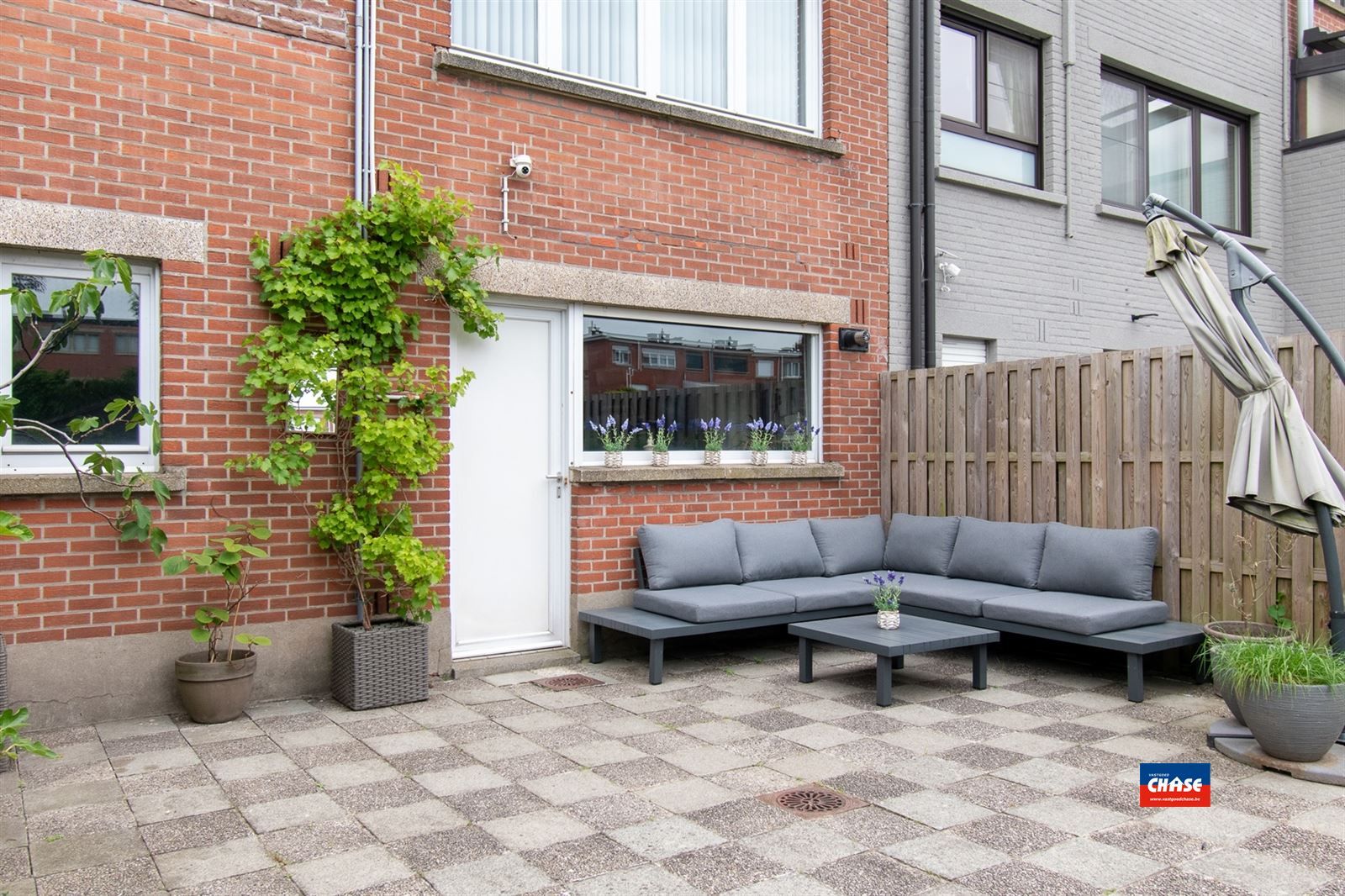 Knappe bel-étage met 3 slaapkamers, garage en tuin foto 22