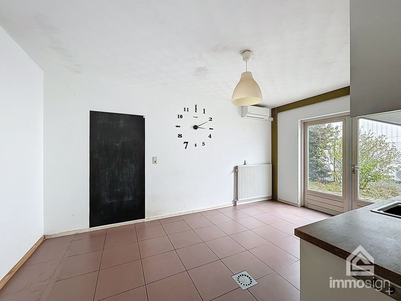 Bedrijfshal, kantoren en twee woonunits. Werken en wonen combineren op één strategische locatie! foto 20