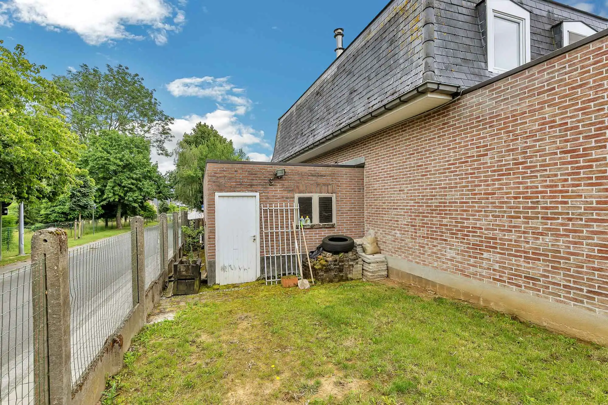 Instapklare hoekwoning met garage foto 21