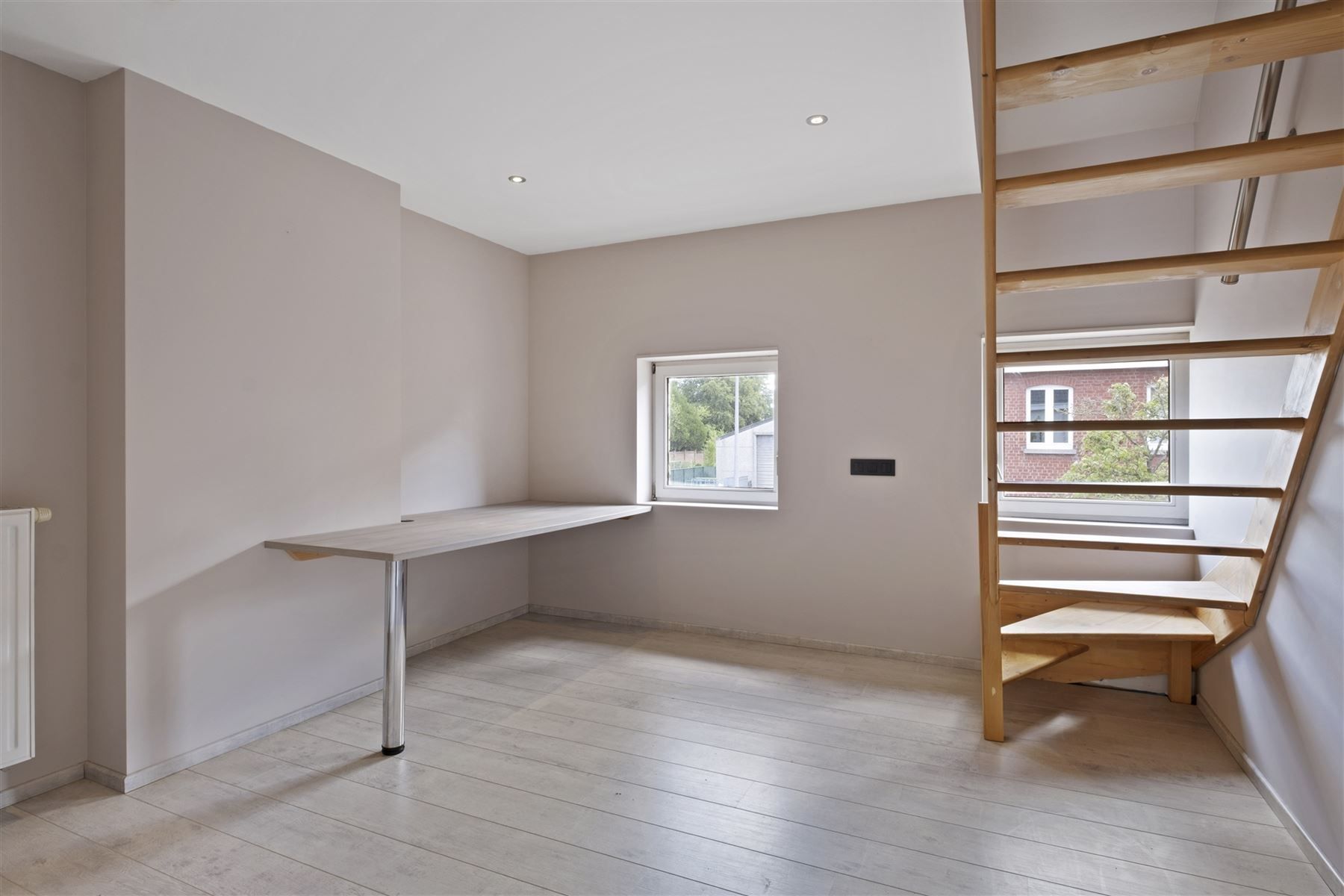 Mooie gerenoveerde woning met 3 slaapkamers en onderhoudsvriendelijke tuin foto 18