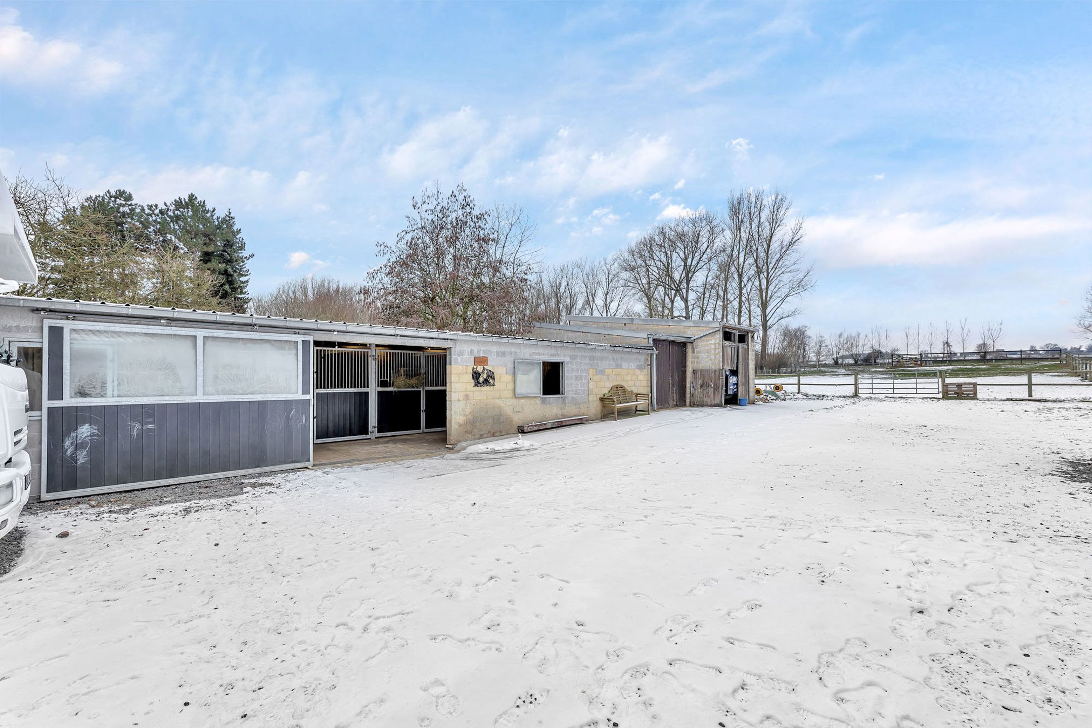 Instapklare woning met paardenaccommodatie te Ninove foto 4