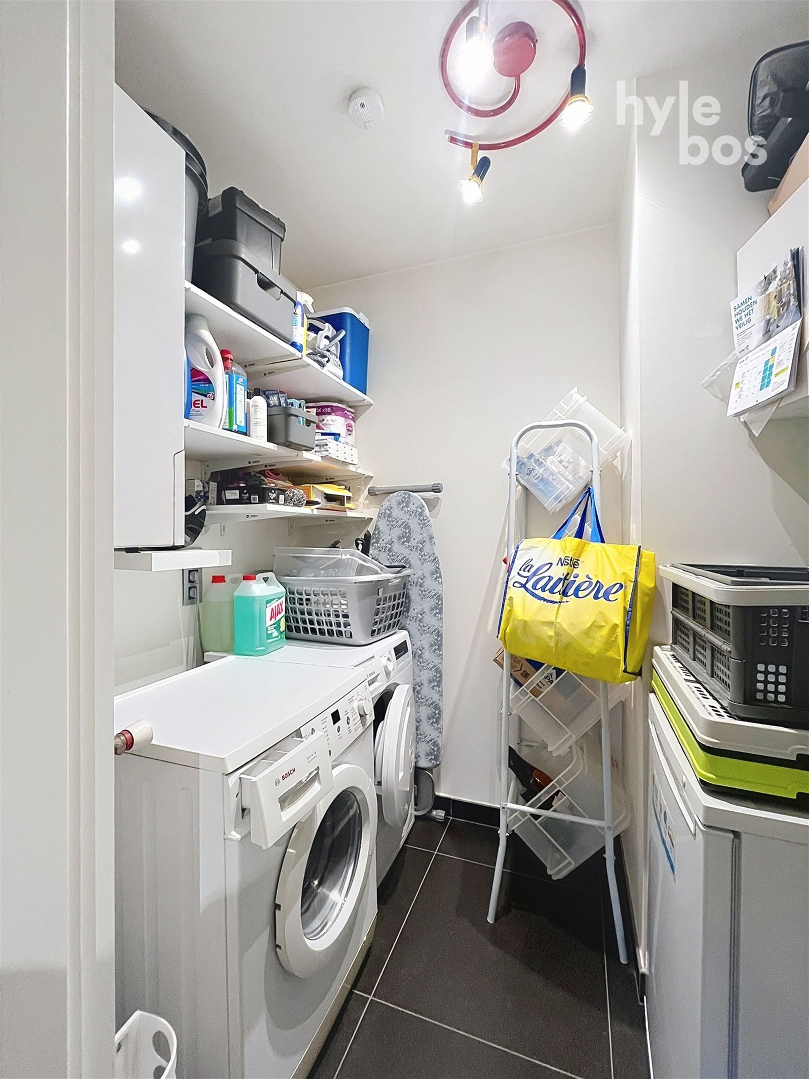 Centraal gelegen, instapklaar appartement met parking foto 7