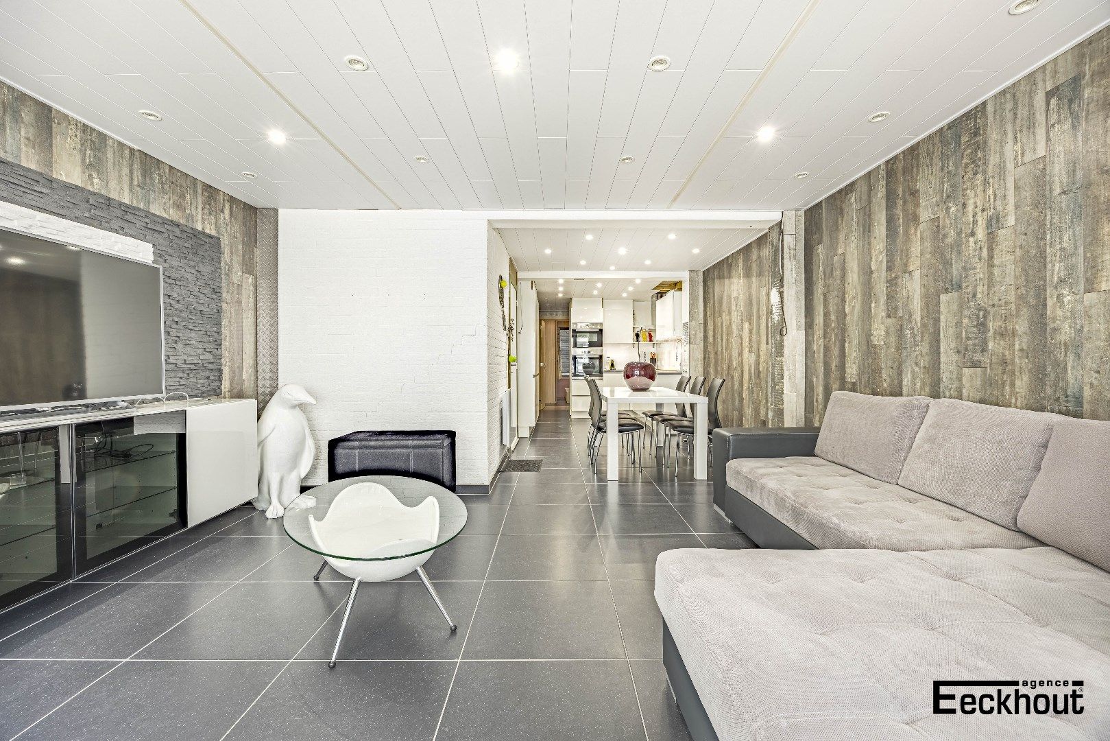 Instapklaar appartement op enkele passen van het strand! foto 5