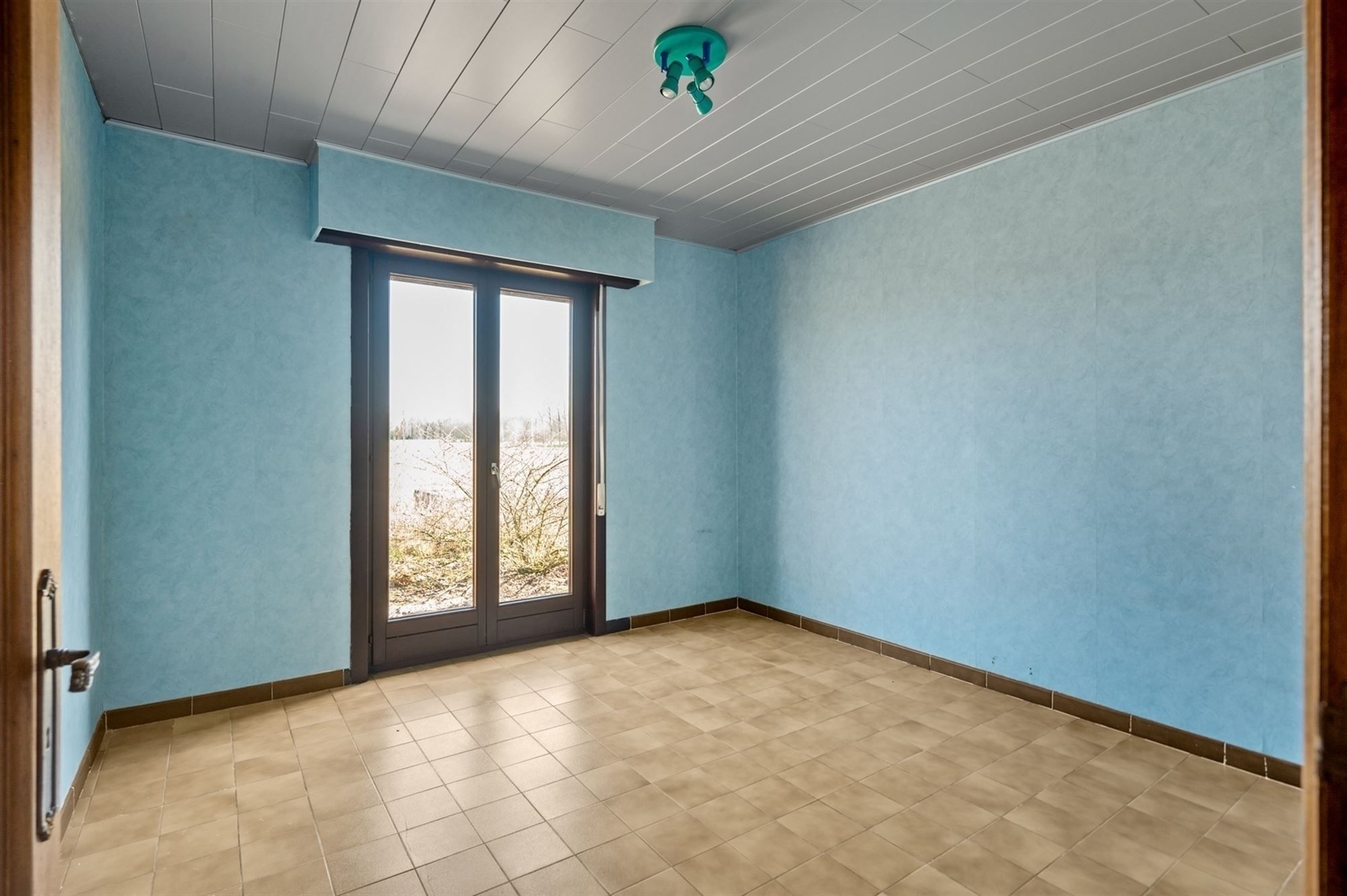 Op te frissen woning met loods te Koningshooikt foto 13