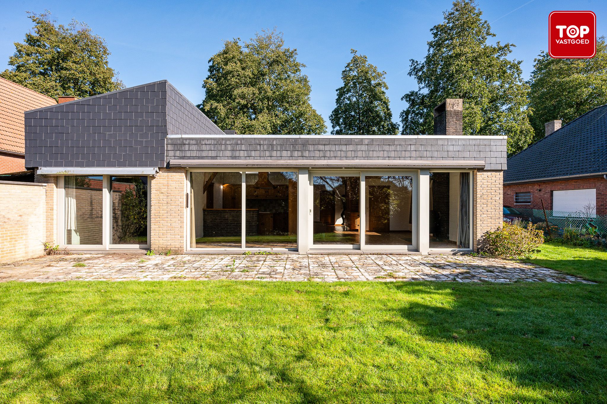 Modernistische bungalow uit de jaren '70 met prachtig zicht, veel potentieel en ideale ligging foto 17