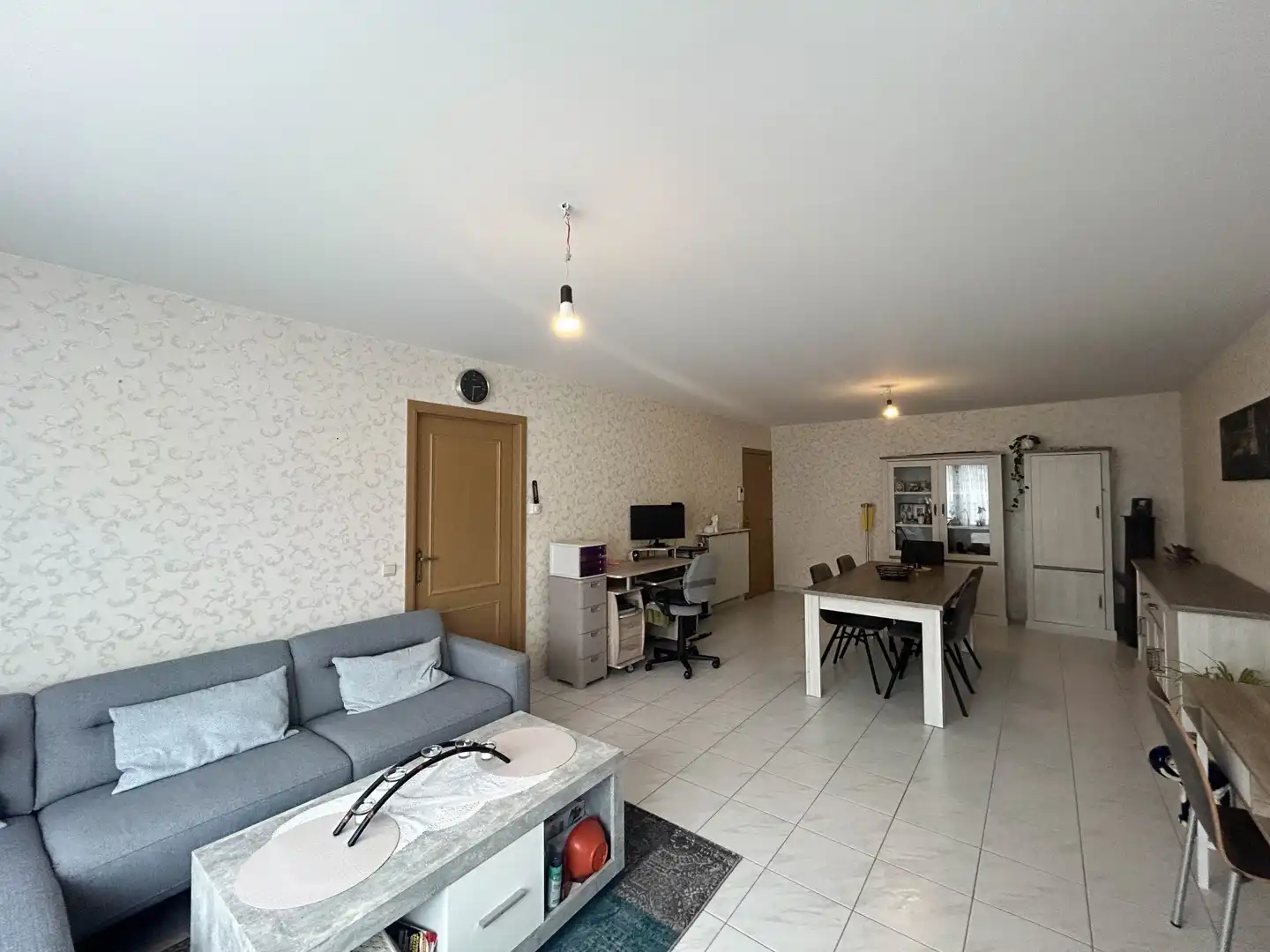 Instapklaar appartement in het centrum van Roeselare! foto {{pictureIndex}}