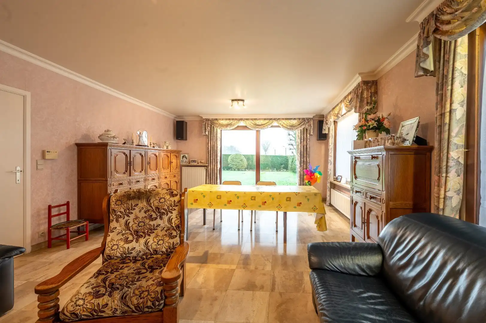 Woning op een perceel van 1394 m² en een terrein met groente- en veeteeltgebouwen op 7425 m² foto 7