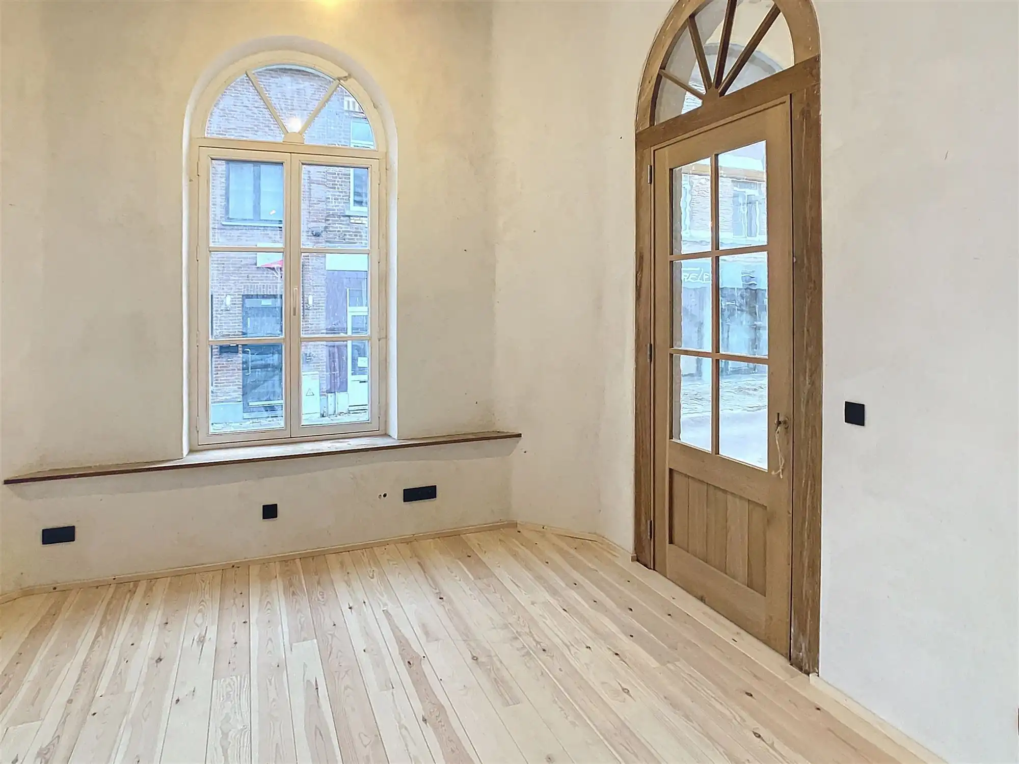 Unieke kantoor- of commerciële ruimte/ POP-UP mogelijk (Huurprijs + 21 % btw). foto 15