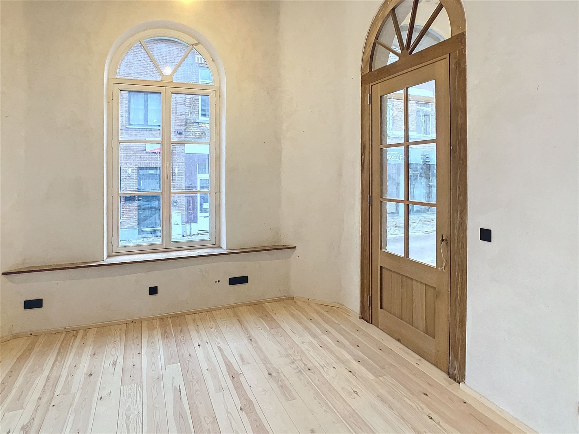 Unieke kantoor- of commerciële ruimte/ POP-UP mogelijk (Huurprijs + 21 % btw). foto 15