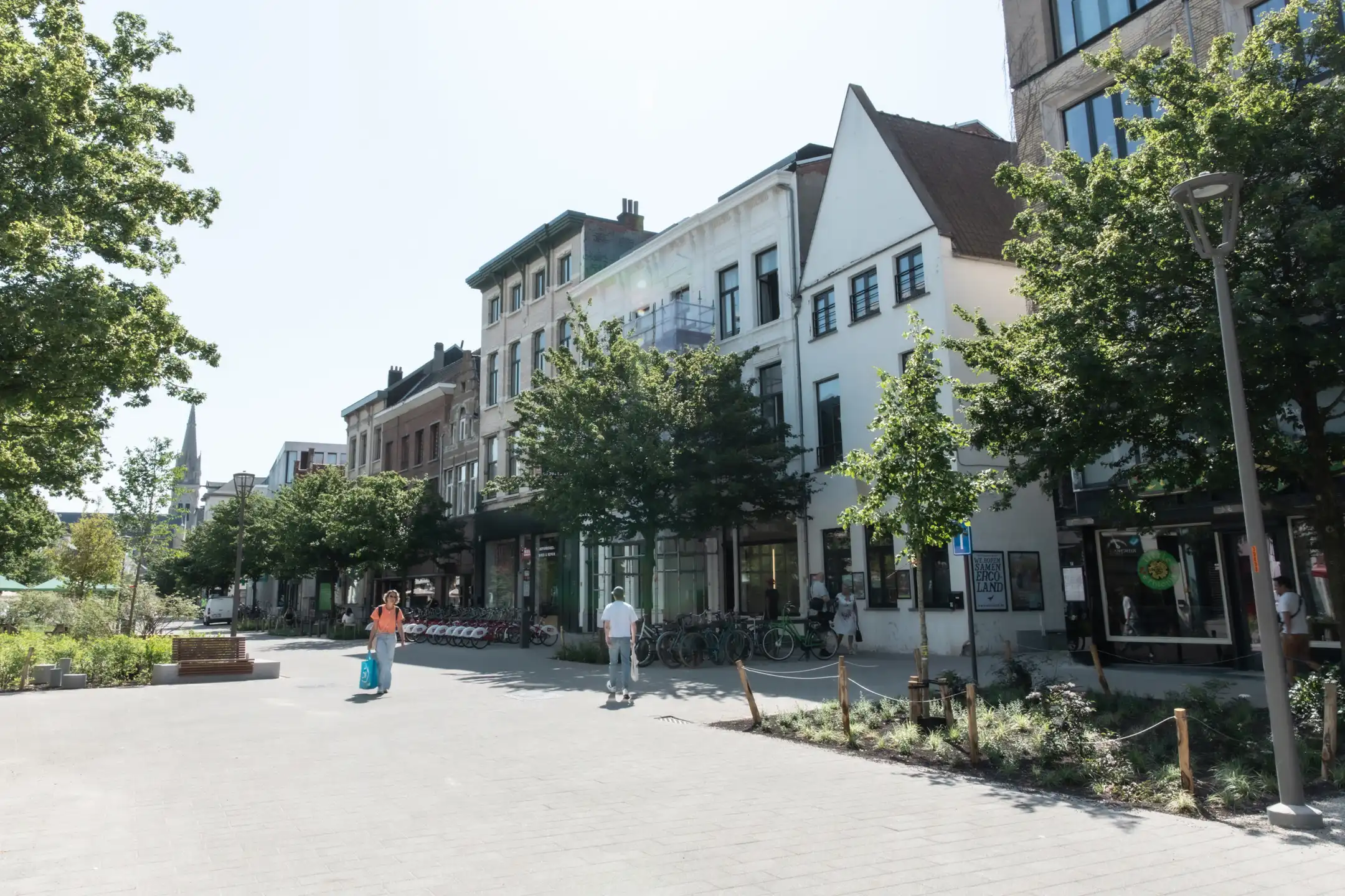 ANTWERPEN - Gunstig gelegen handelszaak aan hernieuwd plein foto 2