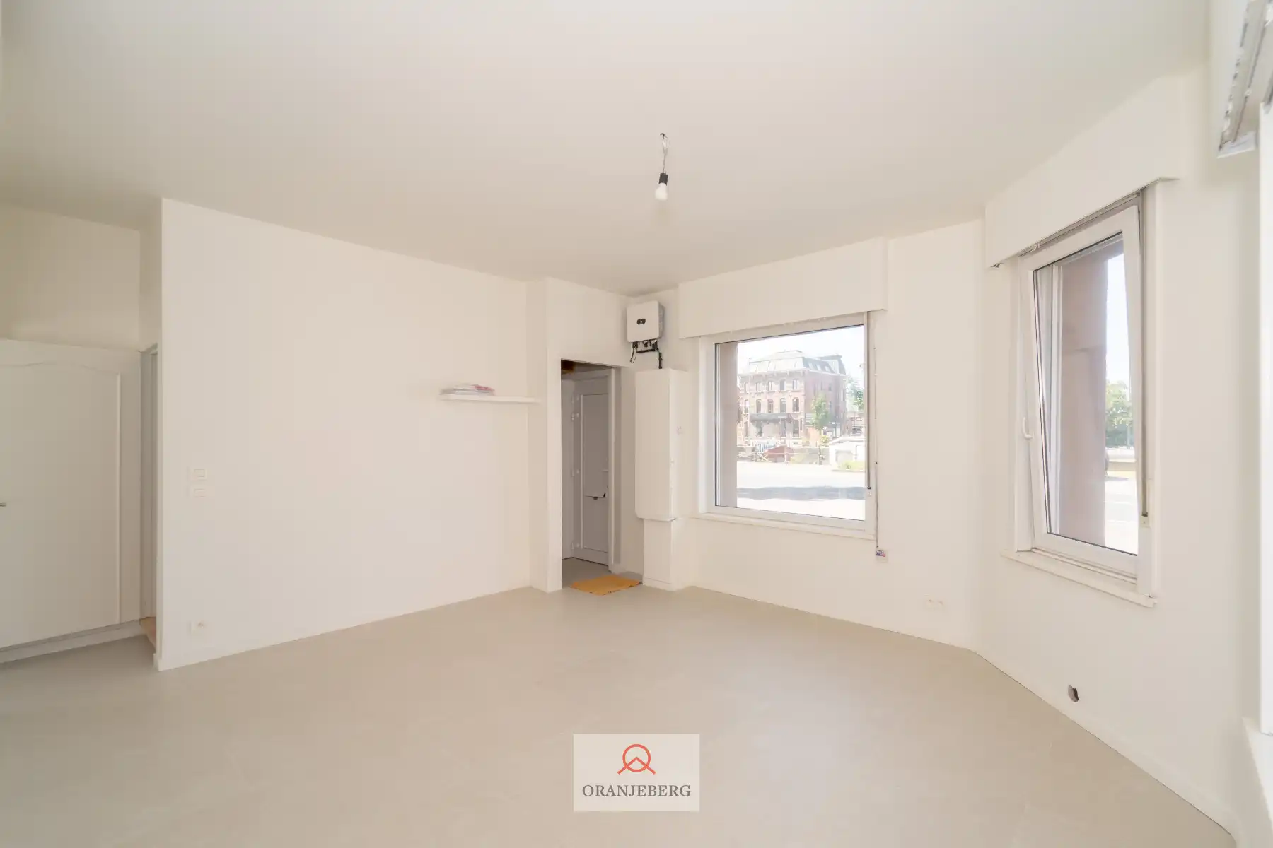 Gerenoveerde lichtrijke hoekwoning aan het water foto 4