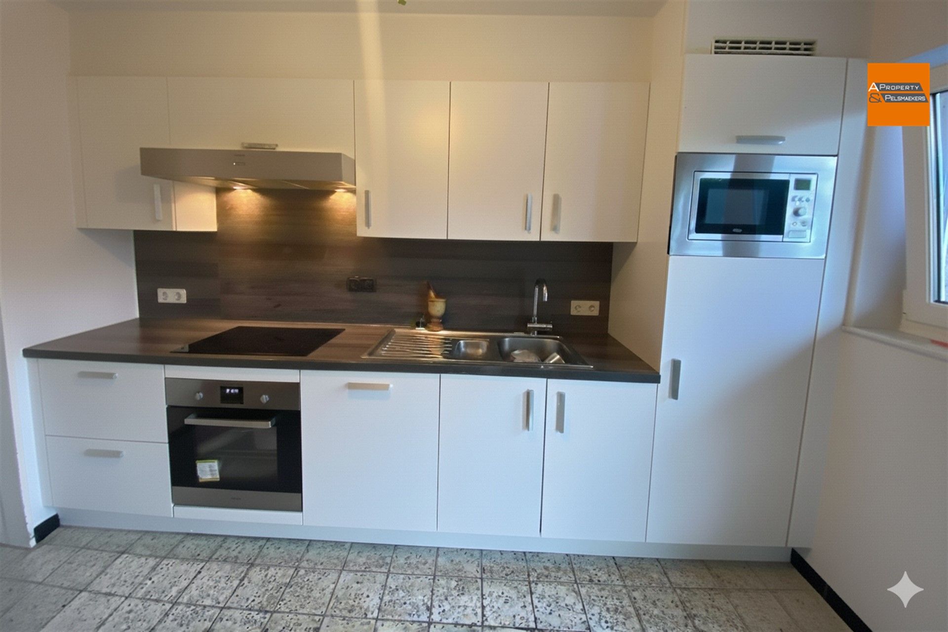 Gelijkvloers appartement met twee slaapkamers en garagebox. foto 6