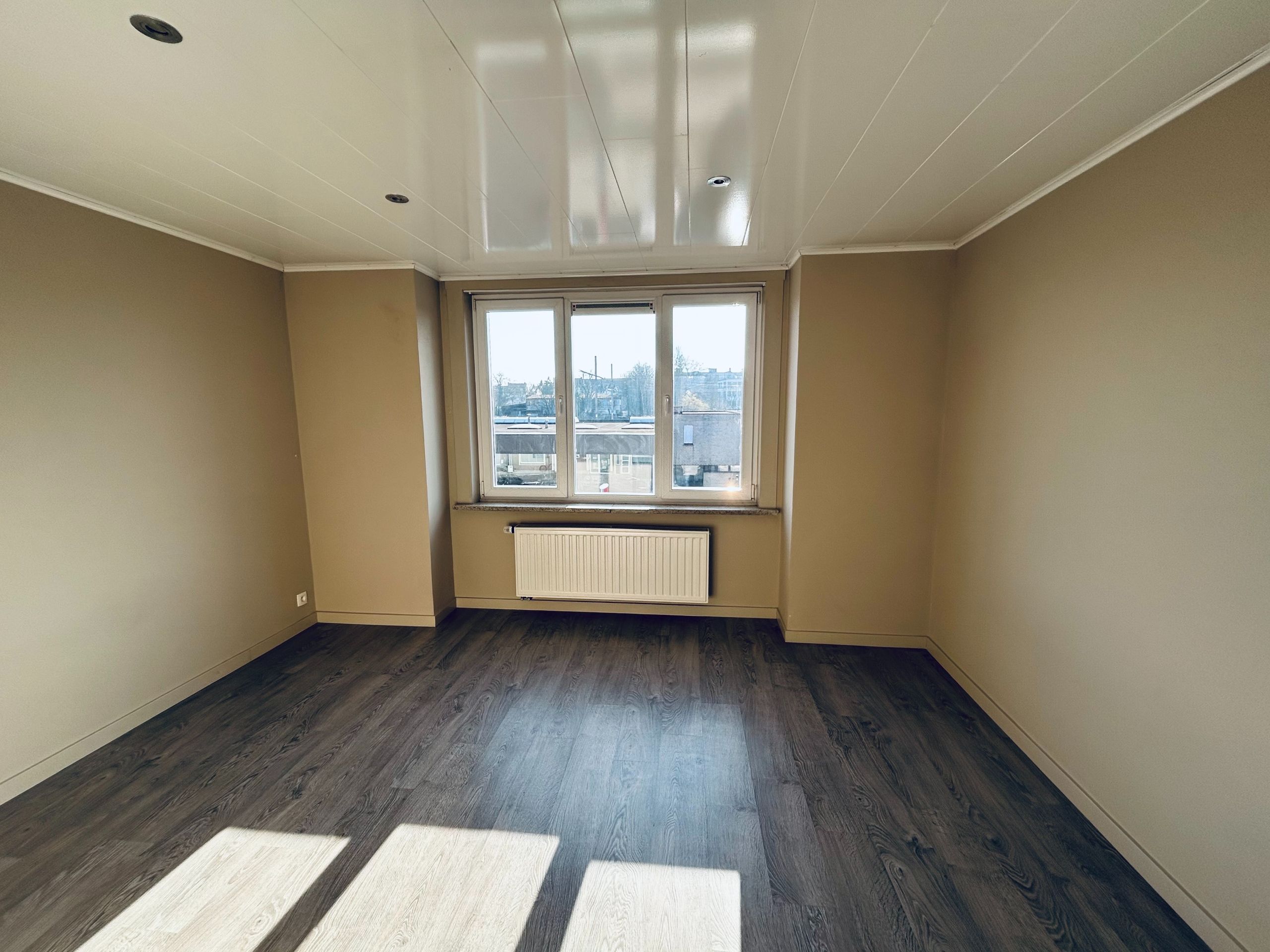 Bel-etagewoning met: 2 slaapkamers, stadstuintje en garage aan de stadsrand foto 5
