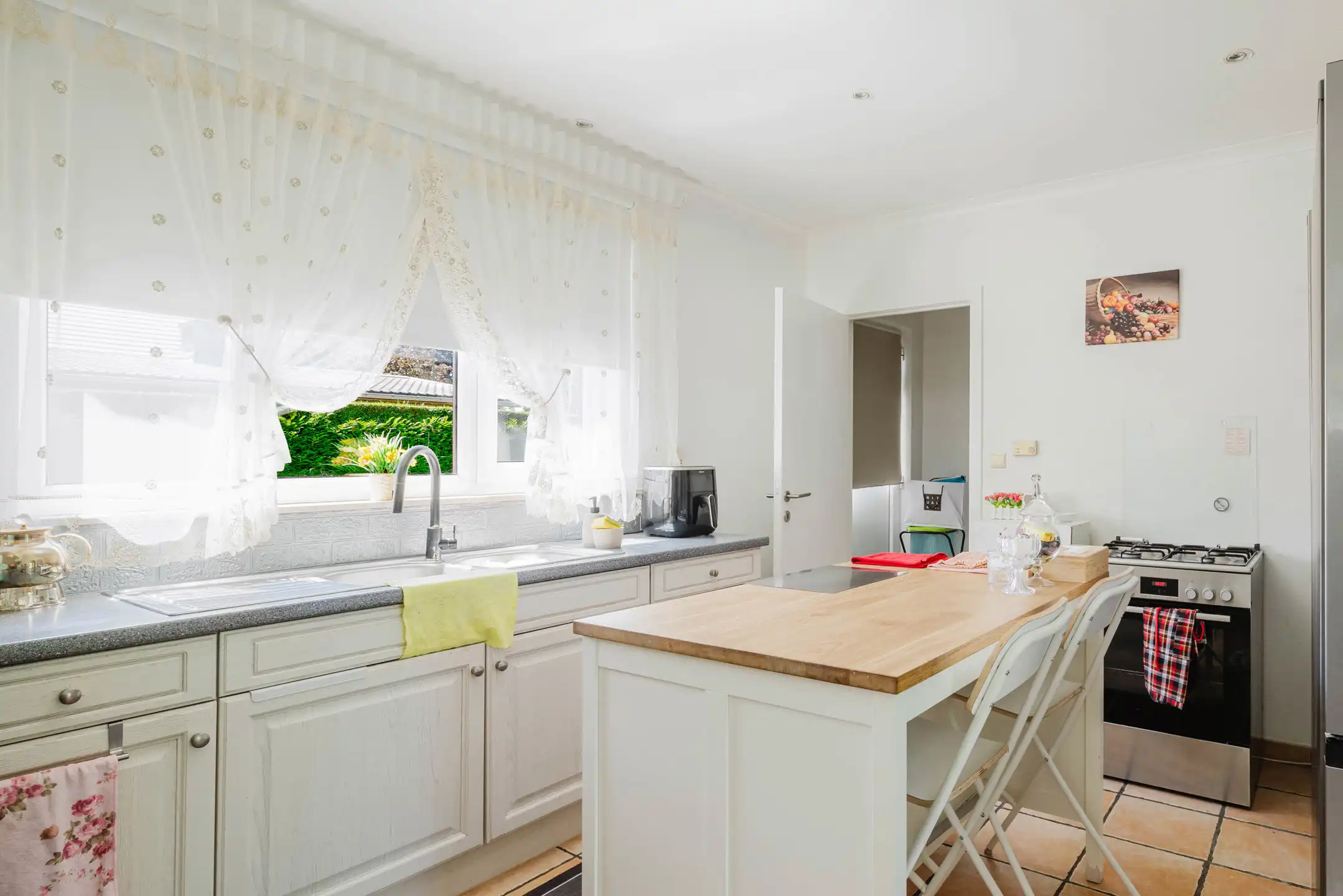 Rustig gelegen woning met 4 slaapkamers en tuin te Drongen  foto 12