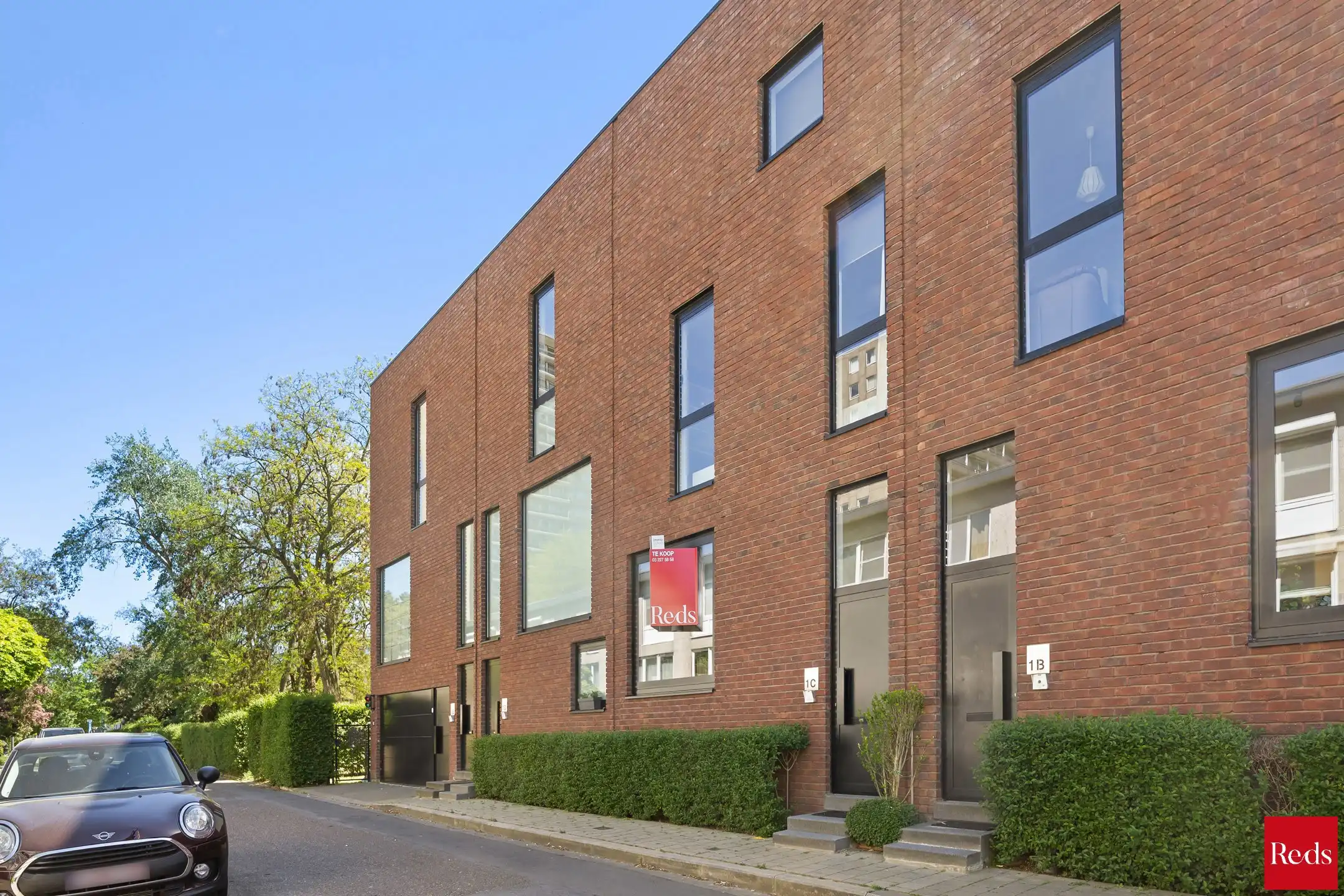 zeer verzorgde woning met 3 slaapkamers, groot terras en ondergrondse parkeerplaats foto 2