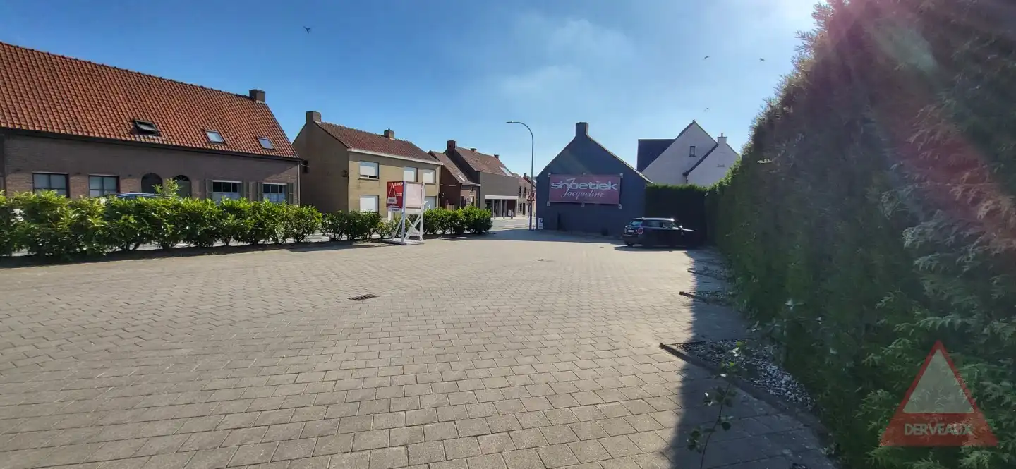 Zonnebeke – Commerciële bouwgrond met topligging en ruime parkeermogelijkheden foto 2