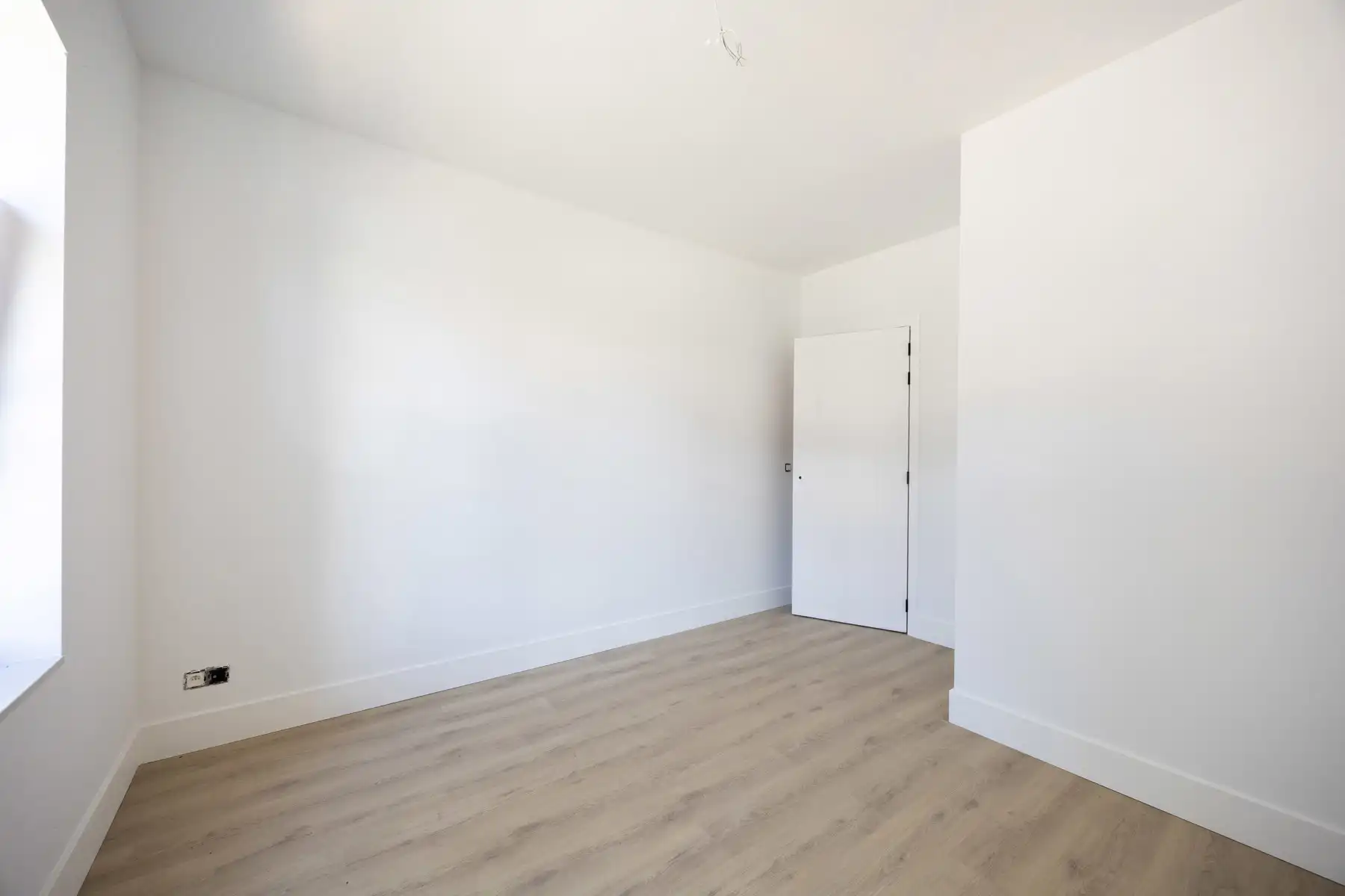 Hoogwaardig afgewerkt gelijkvloers 2 SLK app foto 7