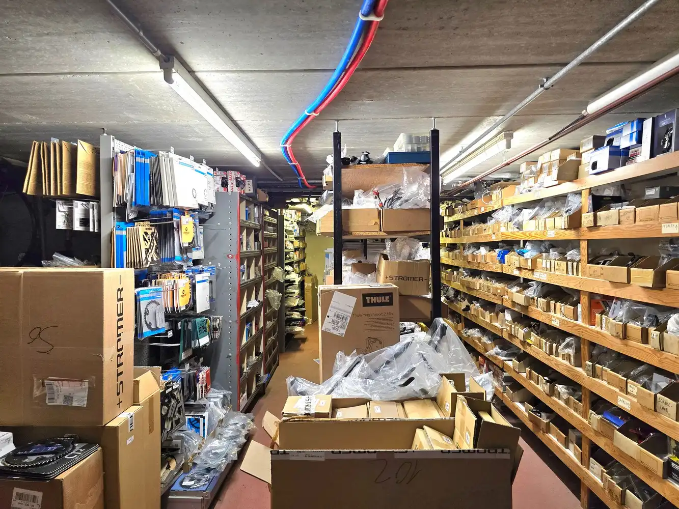 TE KOOP : WINKEL / TOONZAAL 386 m² met ruime woonst (momenteel "FIETSEN GAETHOFS") - ideale investering op een toplocatie! foto 16