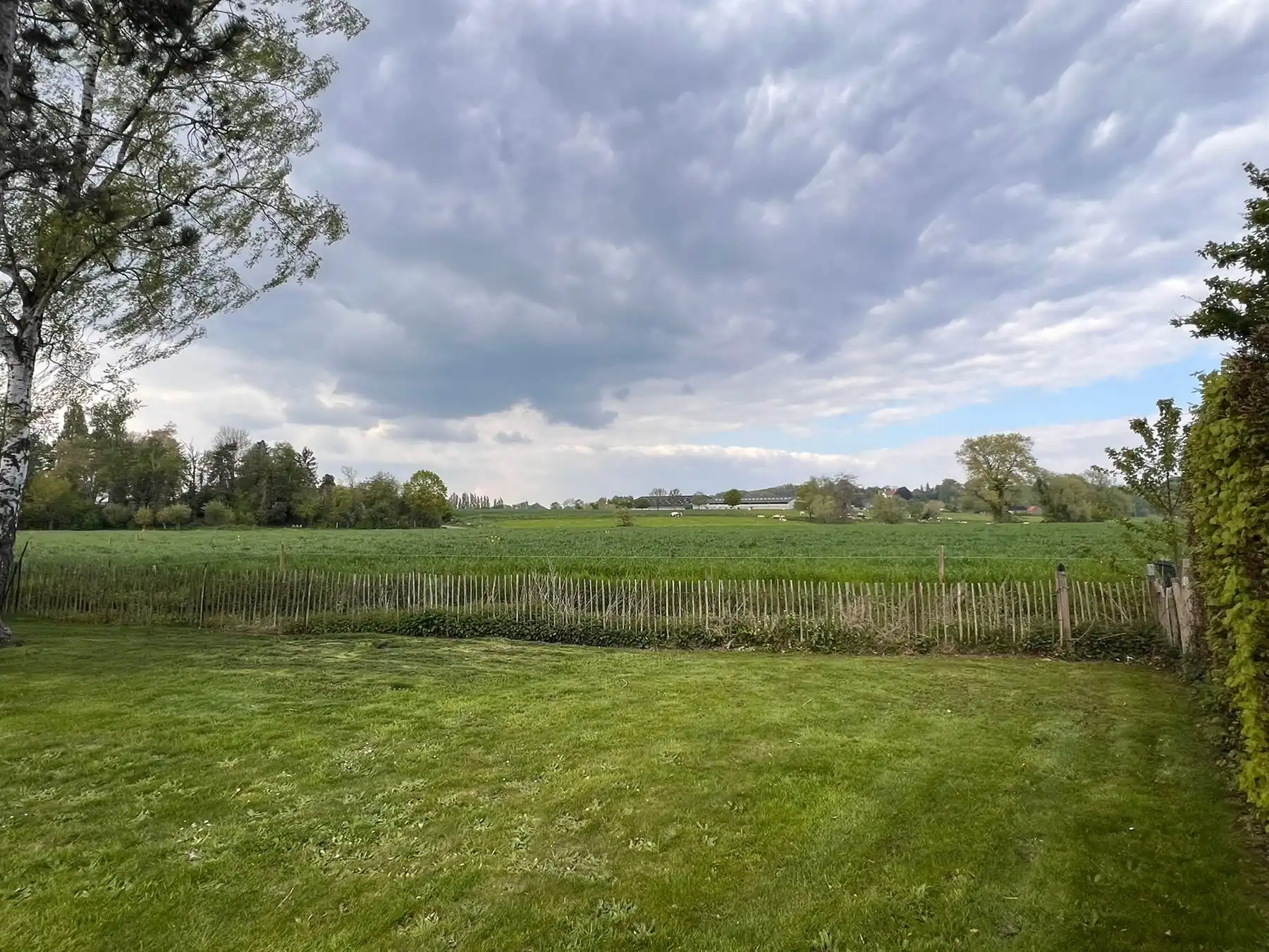 Sympathieke villa met prachtig zicht foto 9