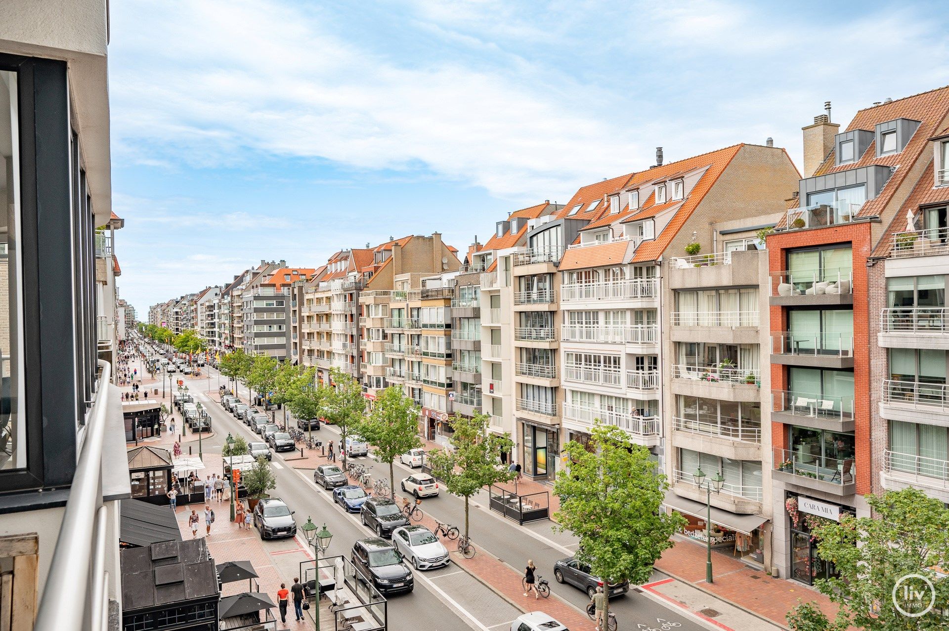 Volledig gerenoveerd  appartement gelegen op de Lippenslaan te Knokke.  foto 4