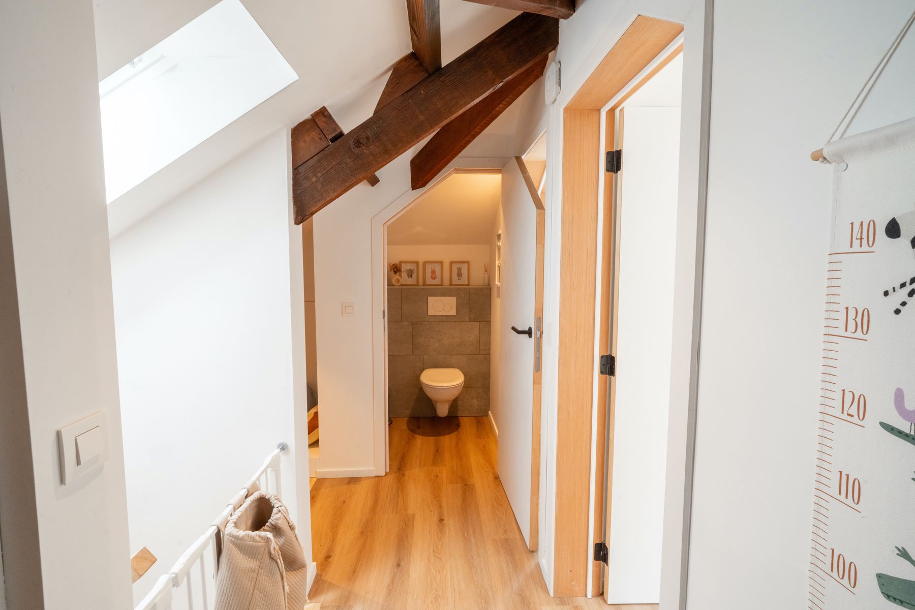 Instapklare en gerenoveerde villa met 3/4 slps en bureau foto 31