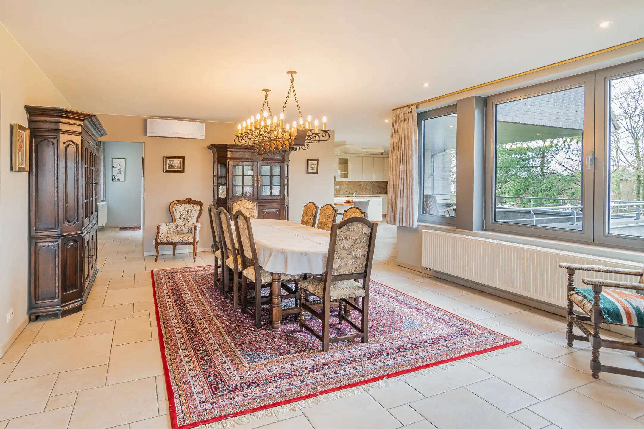 Ruim en instapklaar appartement met 2 terrassen en garage foto 8