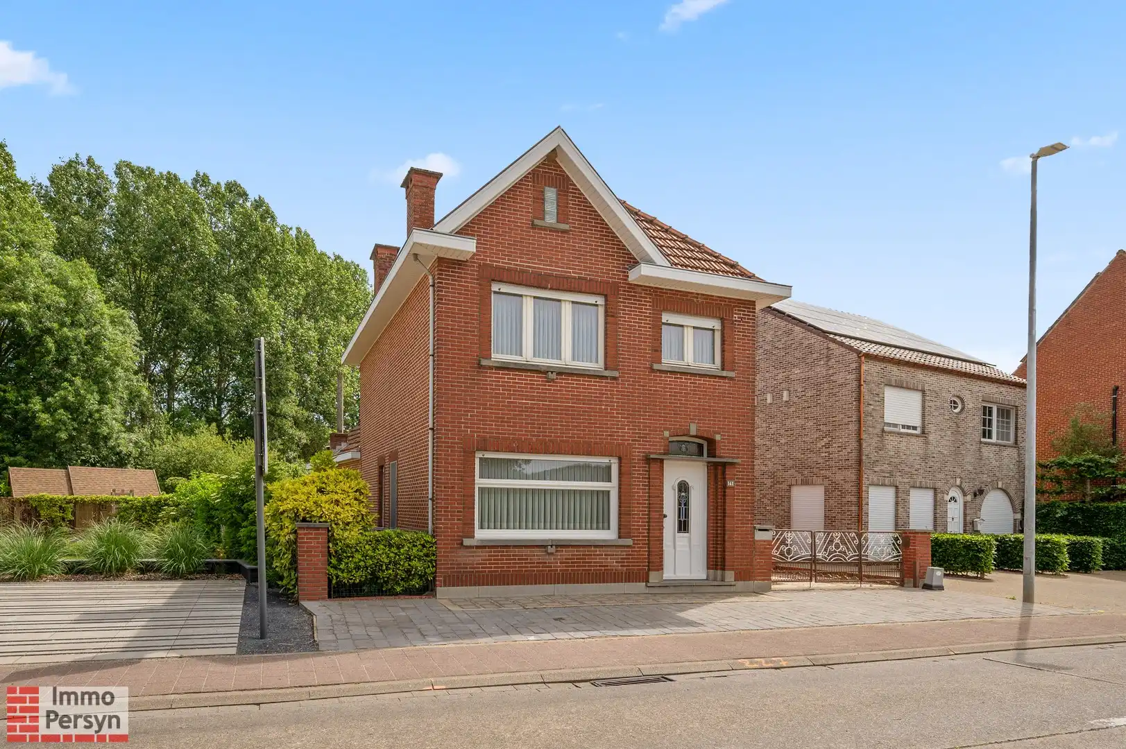Charmante vrijstaande jaren 50 woning met oprit en tuin foto 4