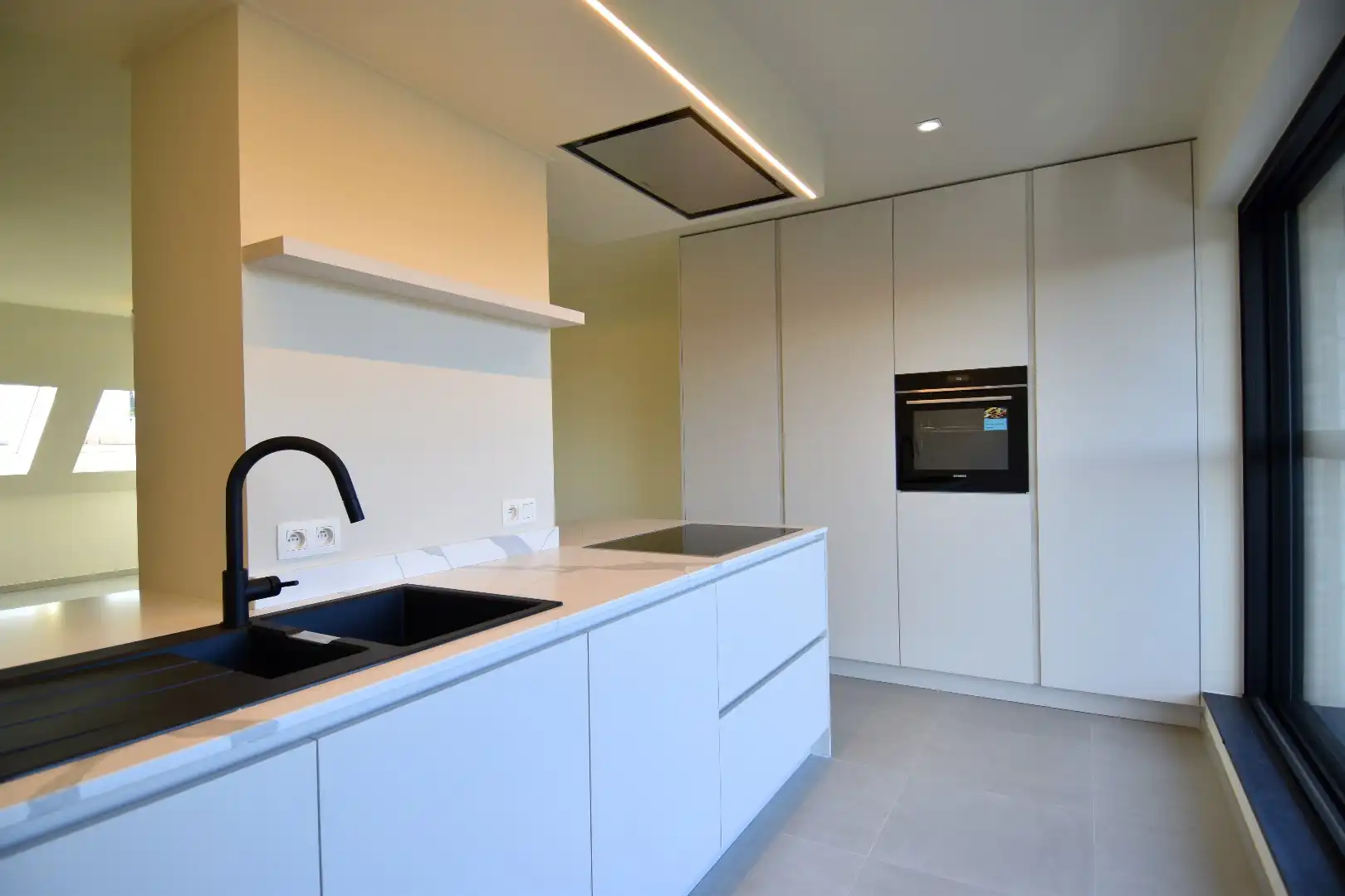 Luxe penthouse appartement met 2 terrassen in Gullegem foto 12