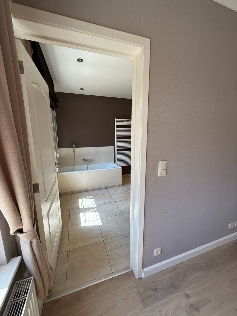 Prachtige energiezuinig appartement met 3 slaapkamers, terras en tuin te Bocholt. foto 8