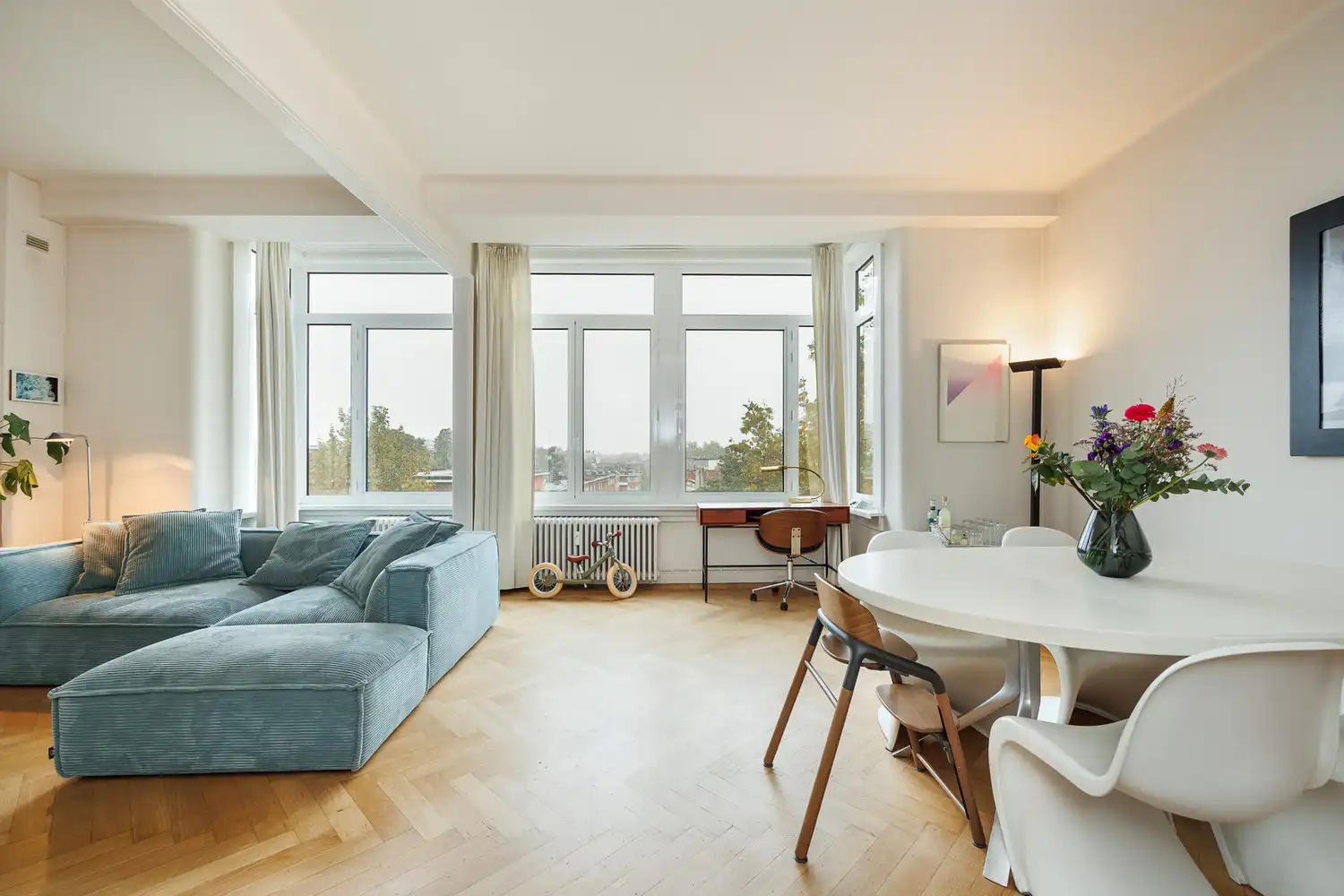 Ruim en lichtrijk art-decoappartement met terras, vlakbij Te Boelaerpark – Berchem foto 5