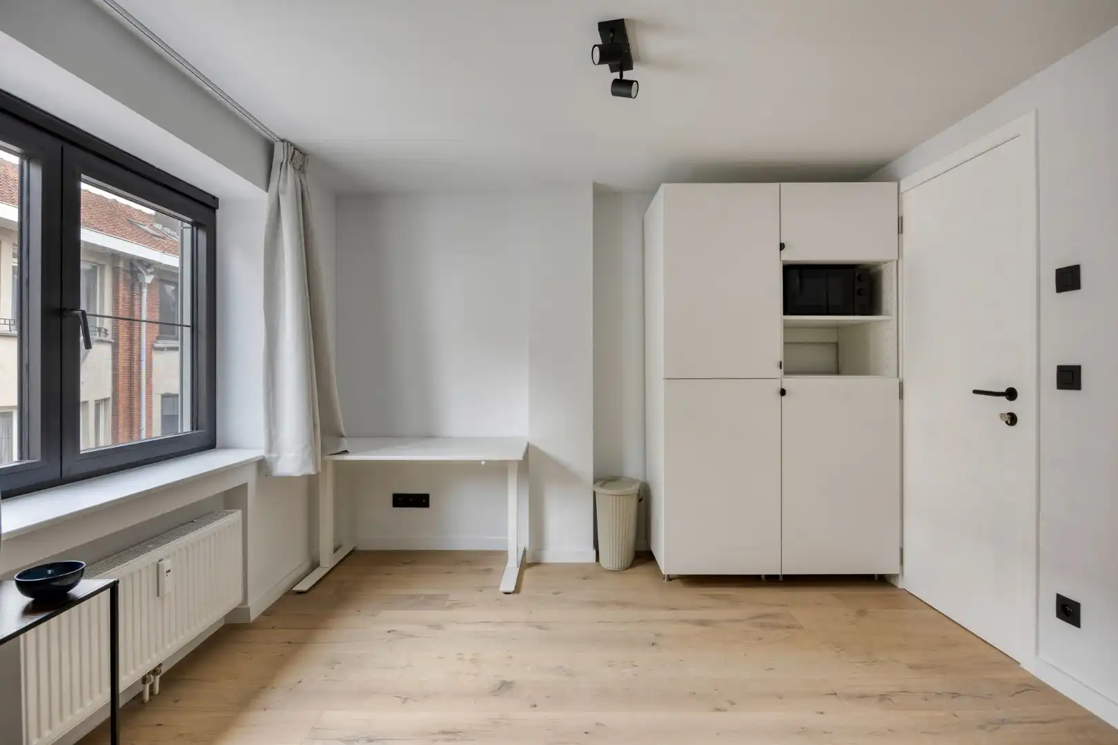 Volledig gerenoveerde en gemeubelde studentenkamers met privé-sanitair.  foto 3
