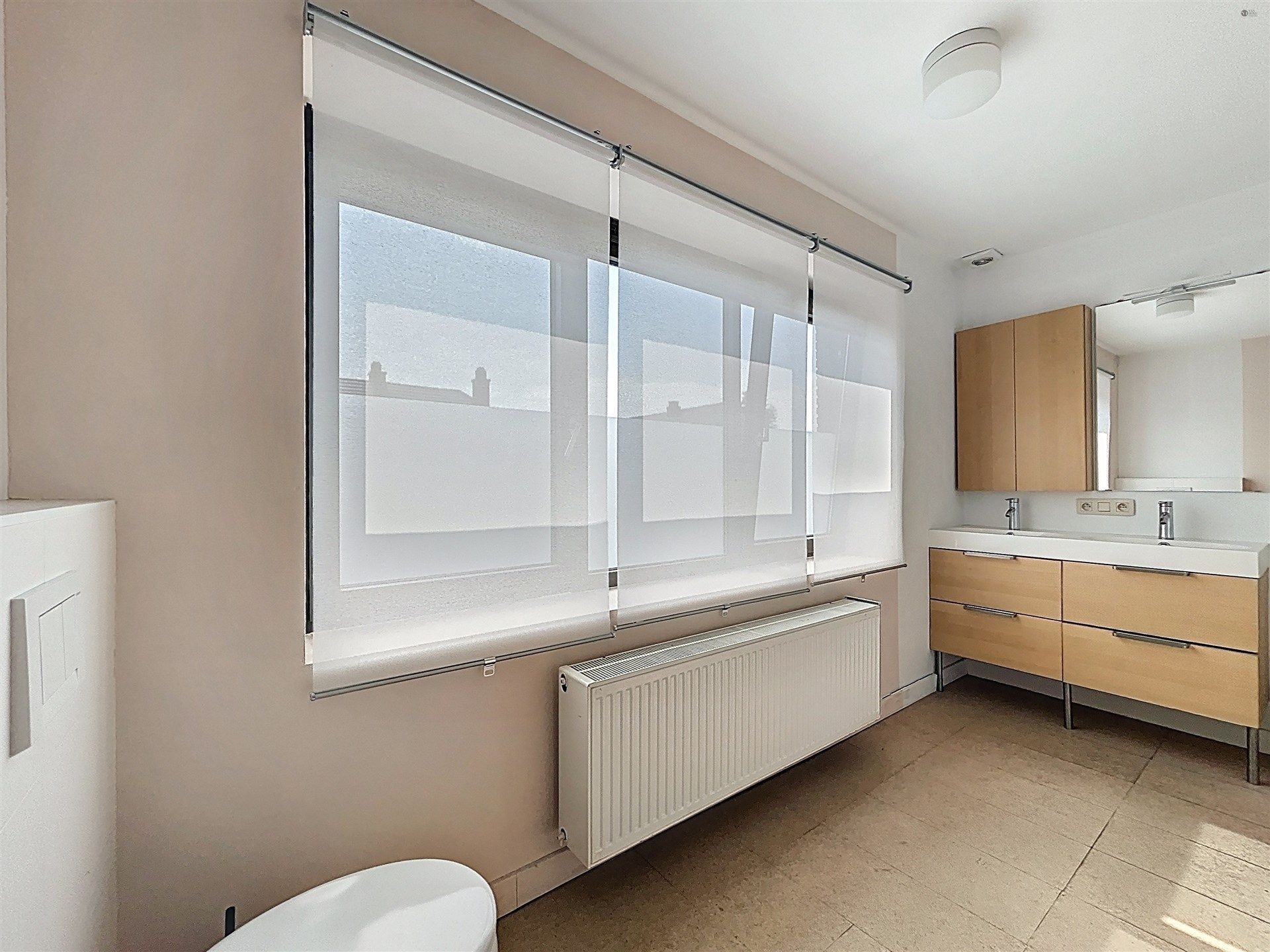 Instapklare moderne woning met 2 slaapkamers en gezellige tuin op toplocatie! foto 12
