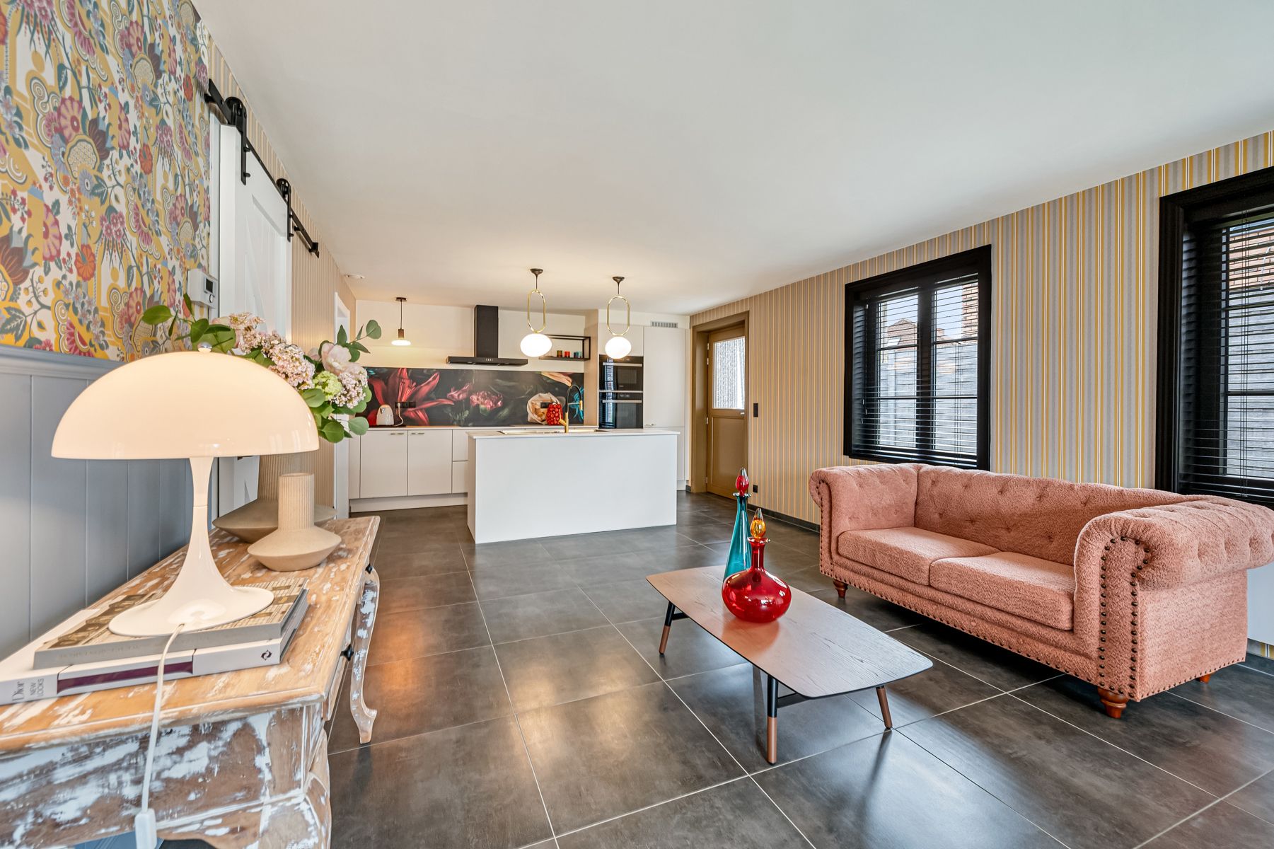 Recente (2020) open bebouwing met tuin en 3 slaapkamers foto 8
