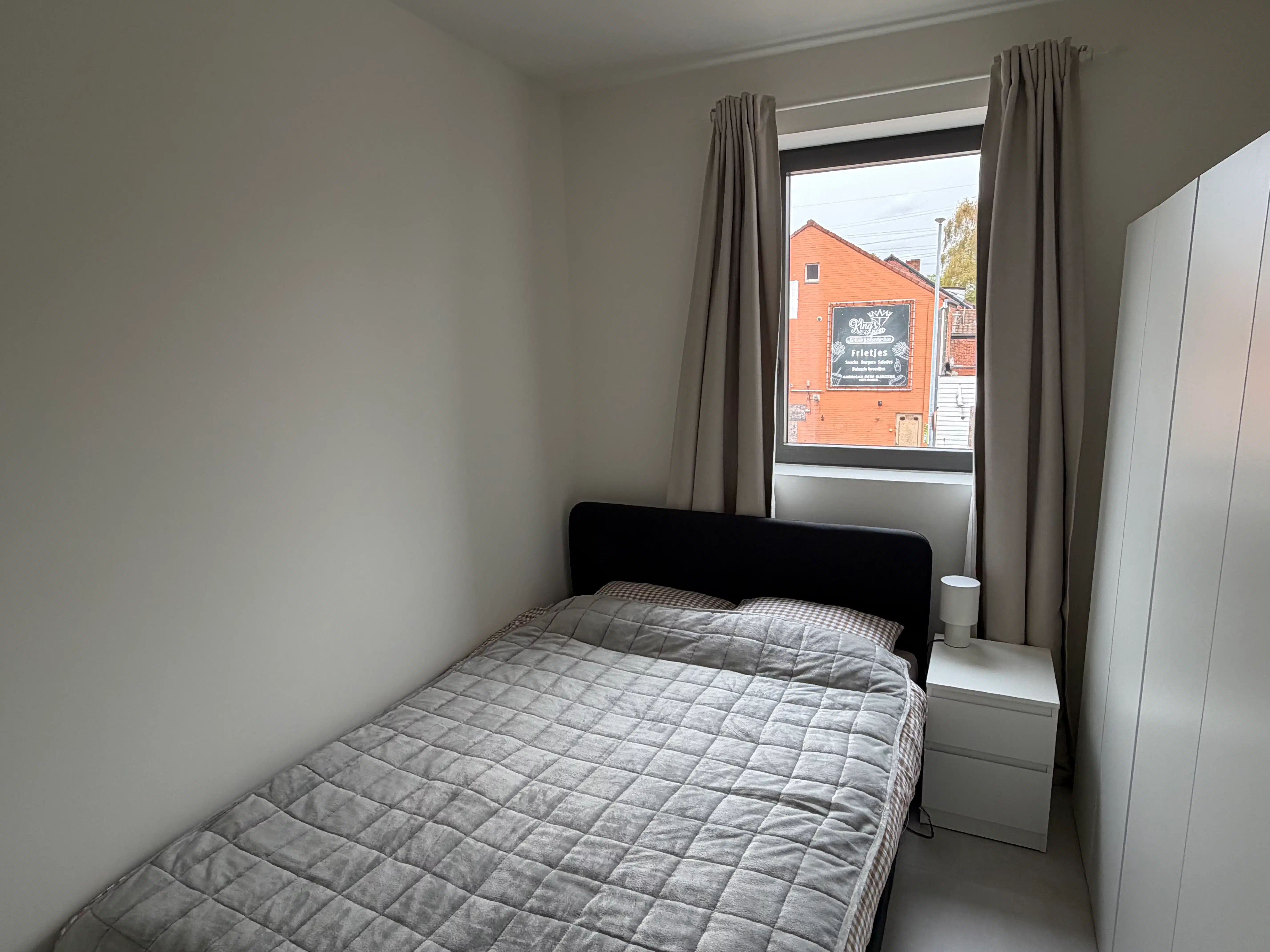 Genk, Weg Naar As 220 bus 12:  Nieuwbouw duplexappartement met 2 slaapkamers, terras, fietsenstalling en een autostaanplaats. foto 7