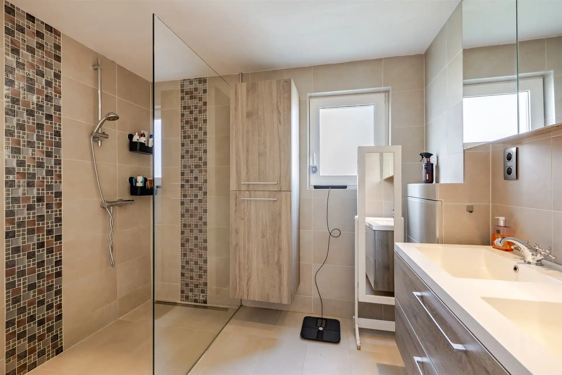 Instapklare halfopen woning met parking, Beveren - 2 slp foto 4